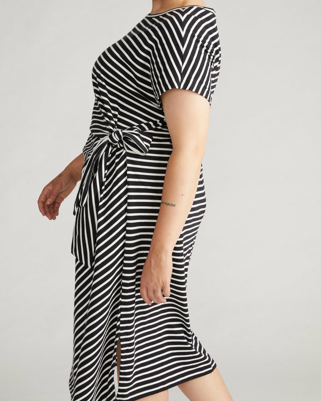 Crescent Breton Stripe Knot Dress - Black/White Stripe | Universal Standard
