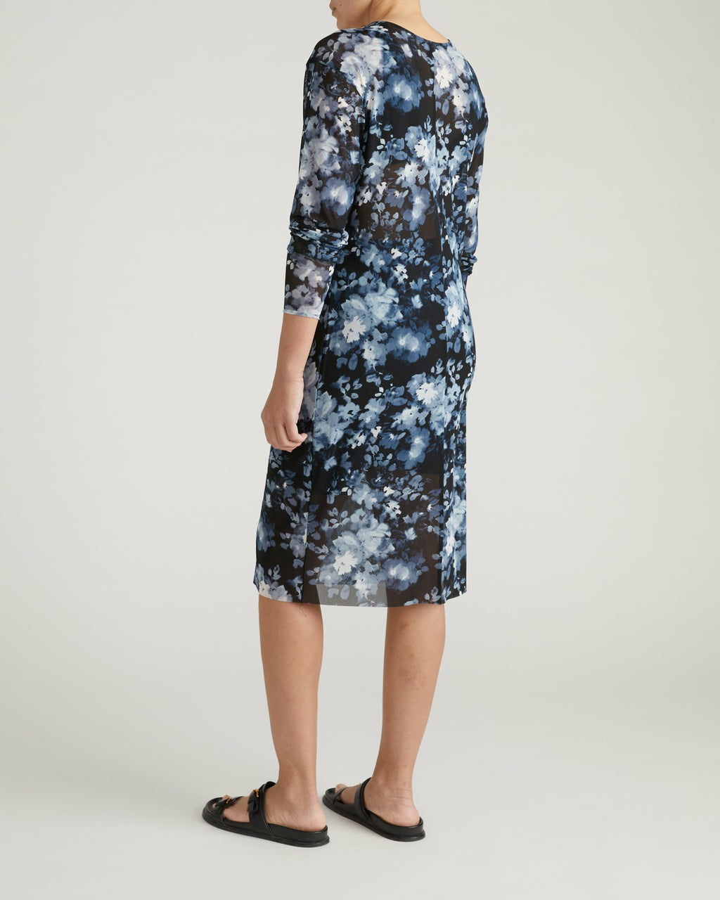 Thames Fog Dress - Tumbling Bouquet Print | Universal Standard
