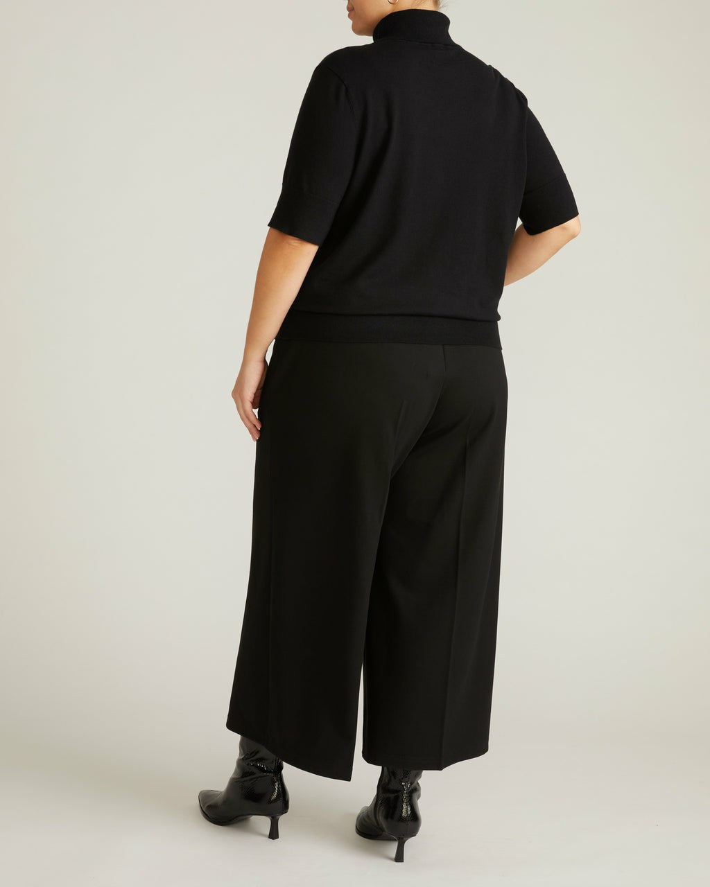 Savvy Fine Knit Turtleneck Sweater Top - Black | Universal Standard