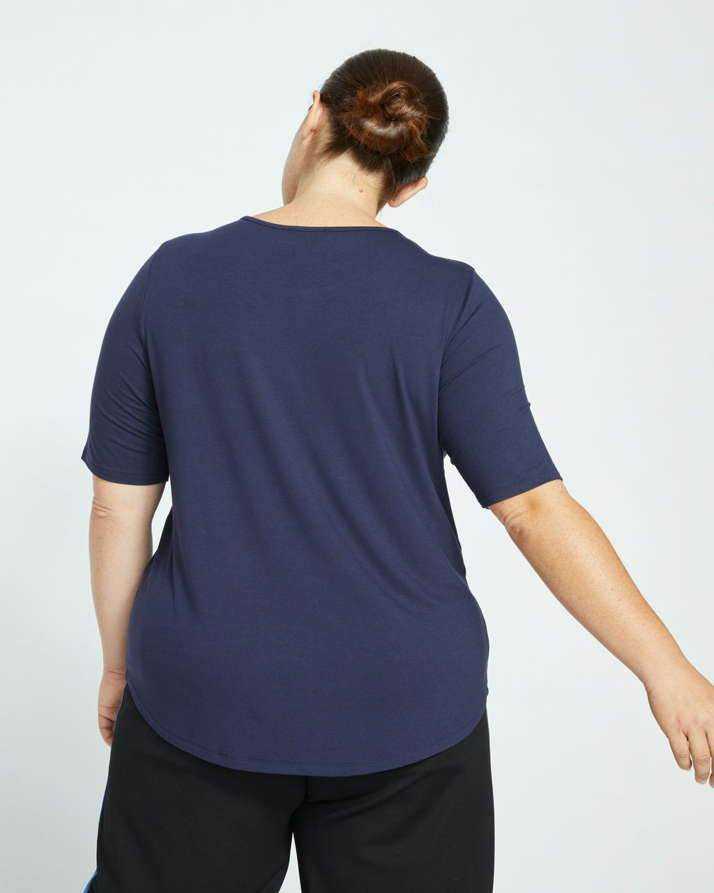 Lily Liquid Jersey Crew Neck Stovepipe Tee - Midnight | Universal Standard