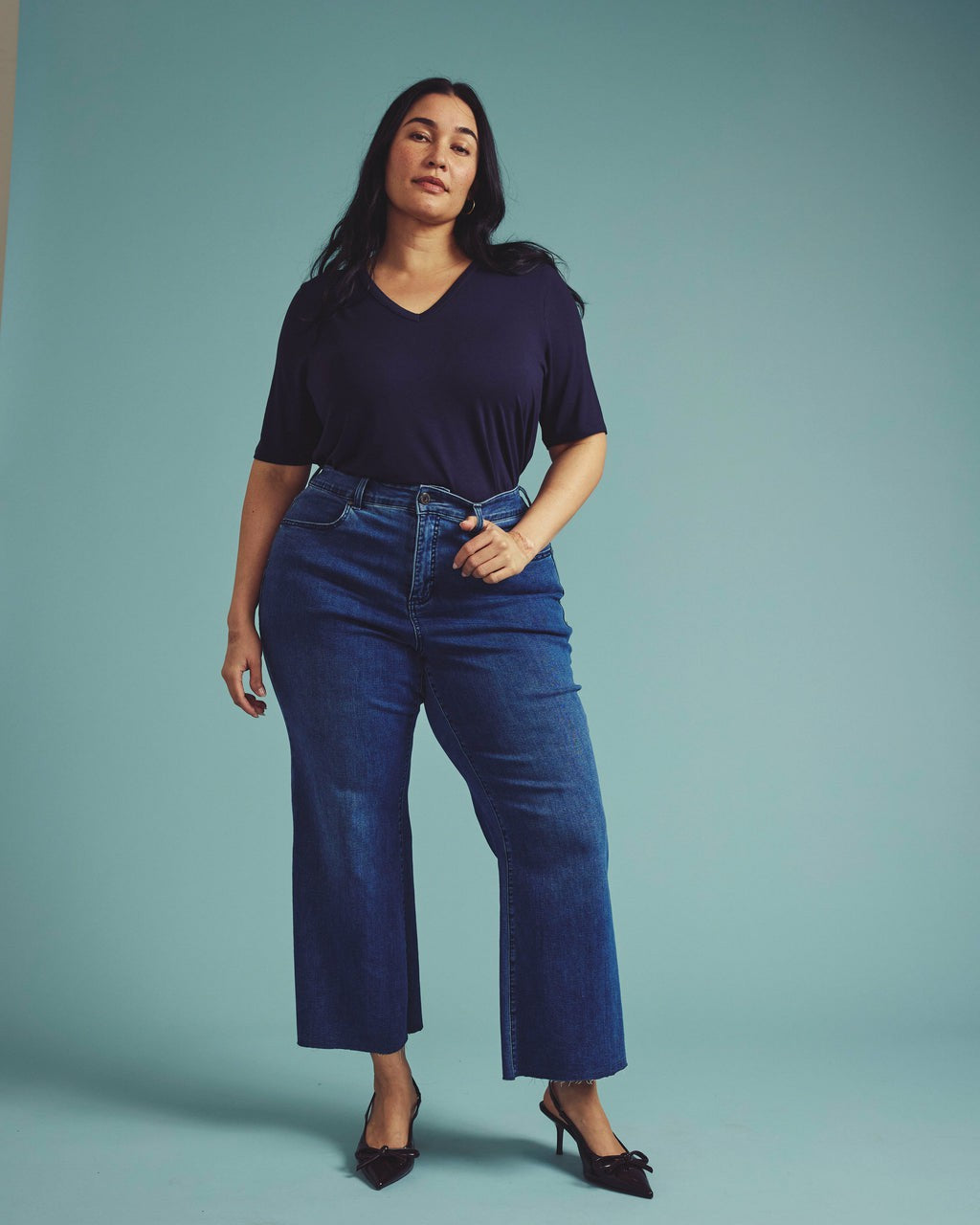 Lily Liquid Jersey V-Neck Stovepipe Tee - Midnight | Universal Standard