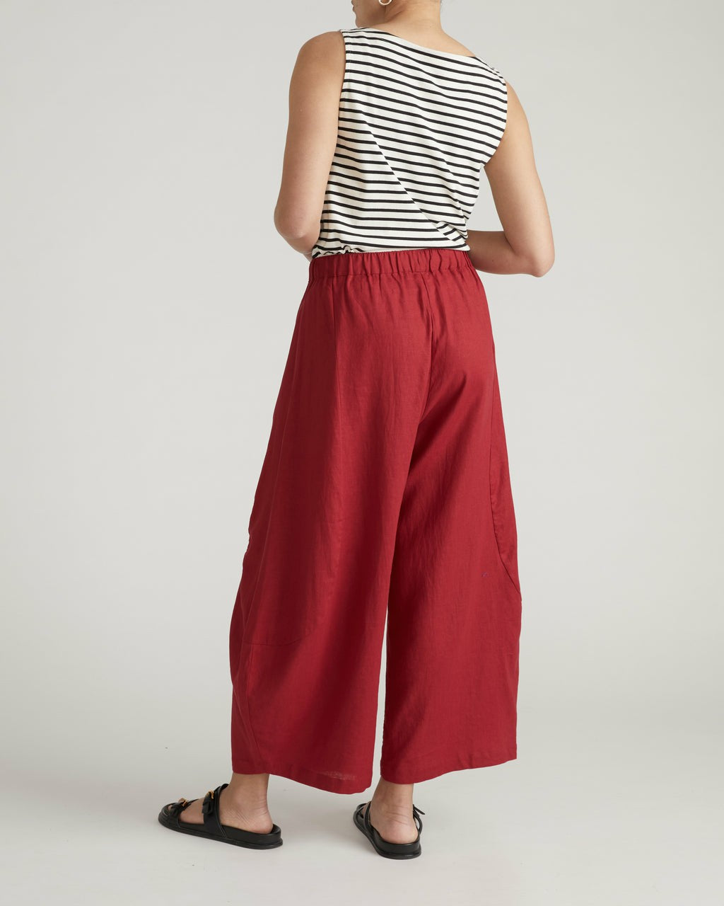 Cosma Barrel Leg Linen Blend Pants - Vibrant Red | Universal Standard