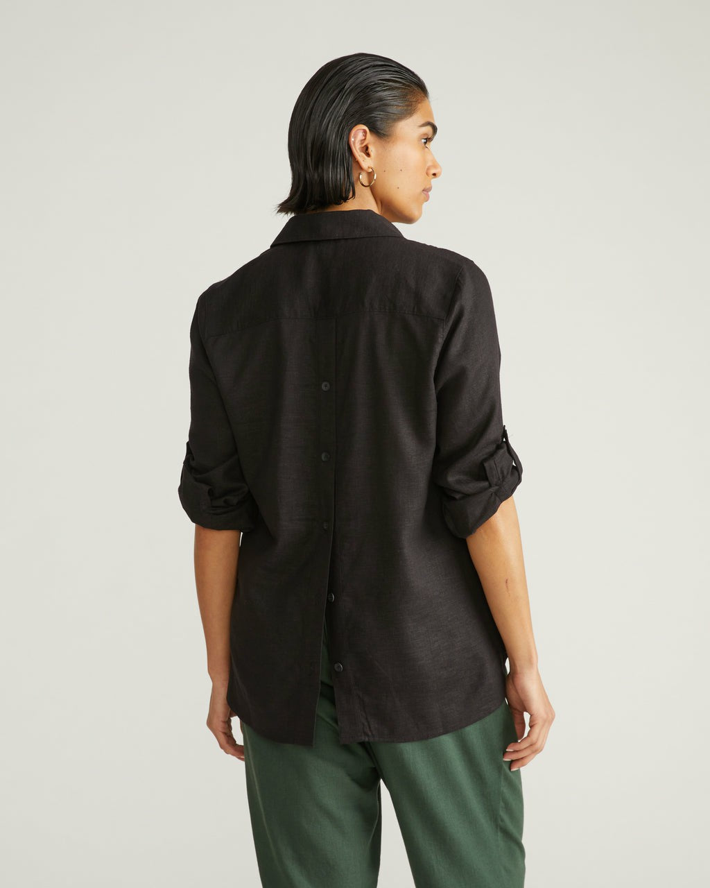 Button Back Linen Blend Polo Shirt - Black | Universal Standard