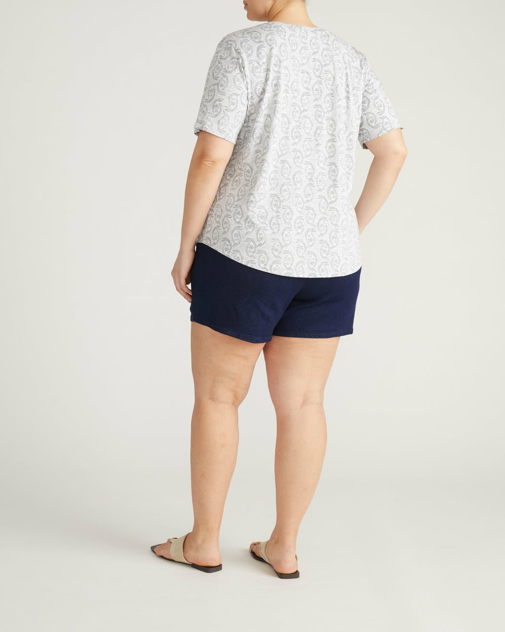 Light-As-Air V Rex - Faded Print | Universal Standard