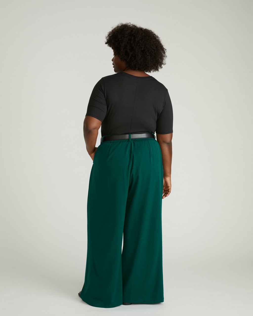 Maia Stovepipe Sleeve V Neck Tee - Black | Universal Standard