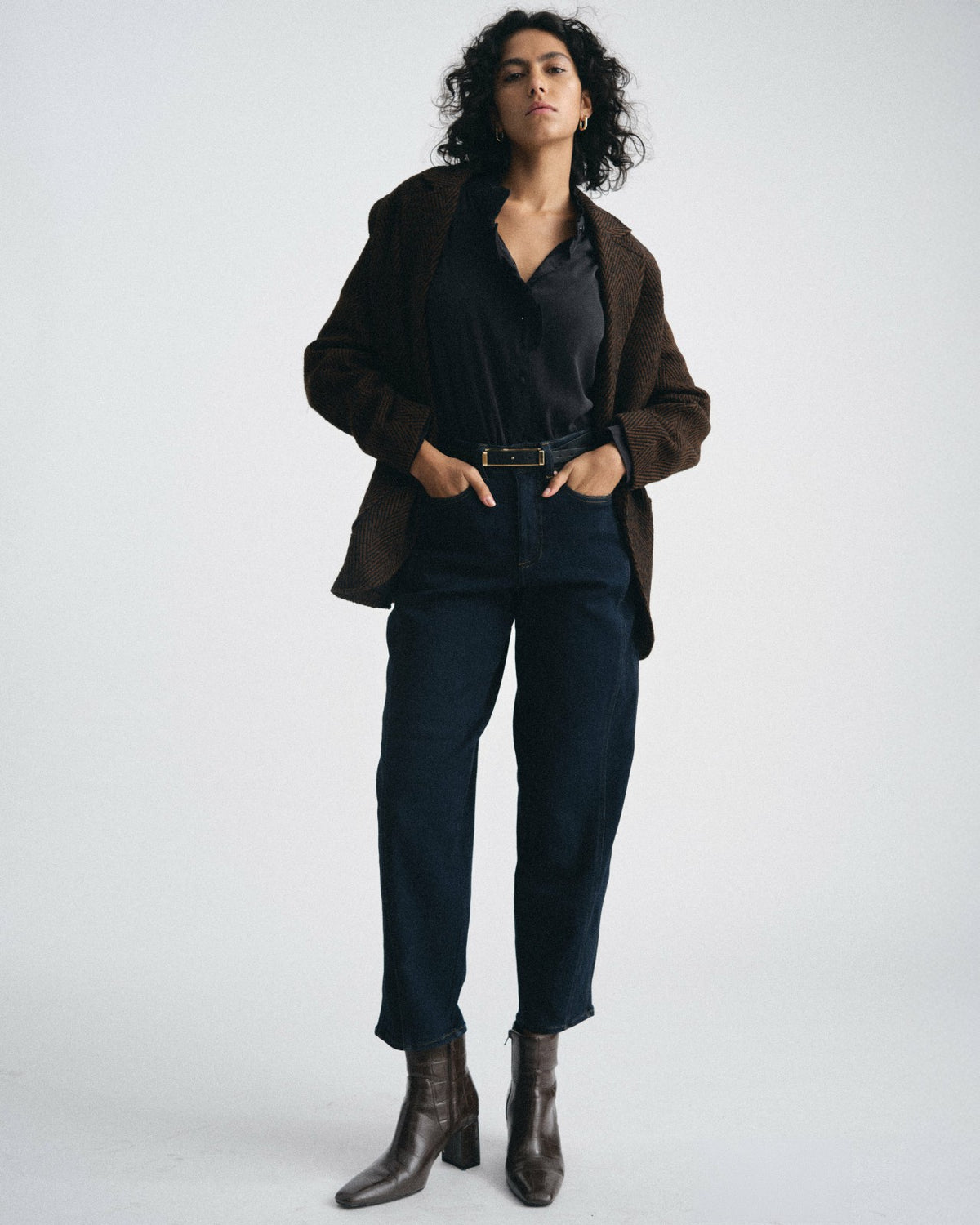 Dakota Cropped Barrel Leg Jeans - Dark Indigo | Universal Standard