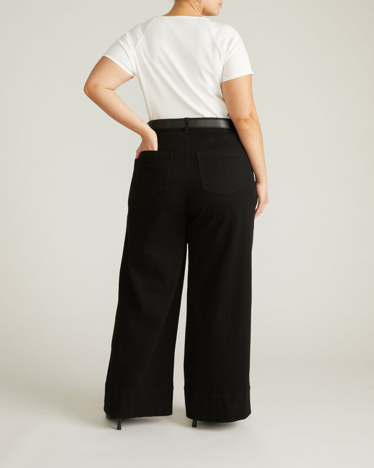 Carrie High Rise Wide Leg Jeans - Jet Black | Universal Standard