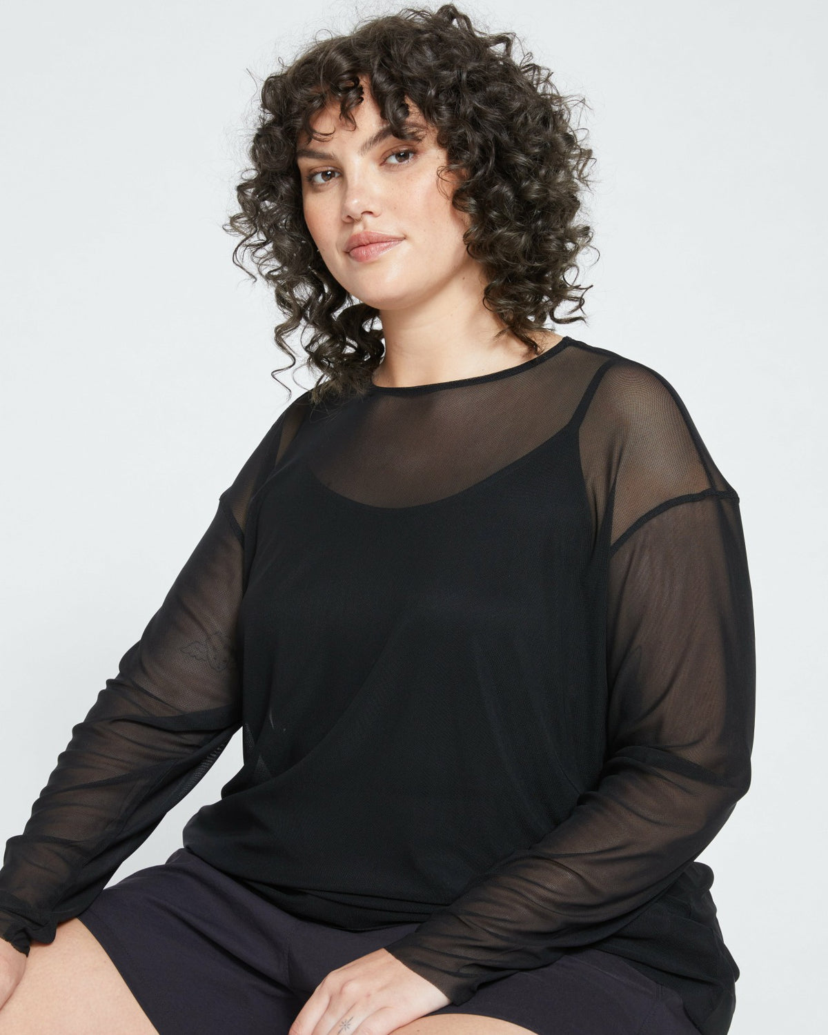 Thames Fog Top - Black | Universal Standard