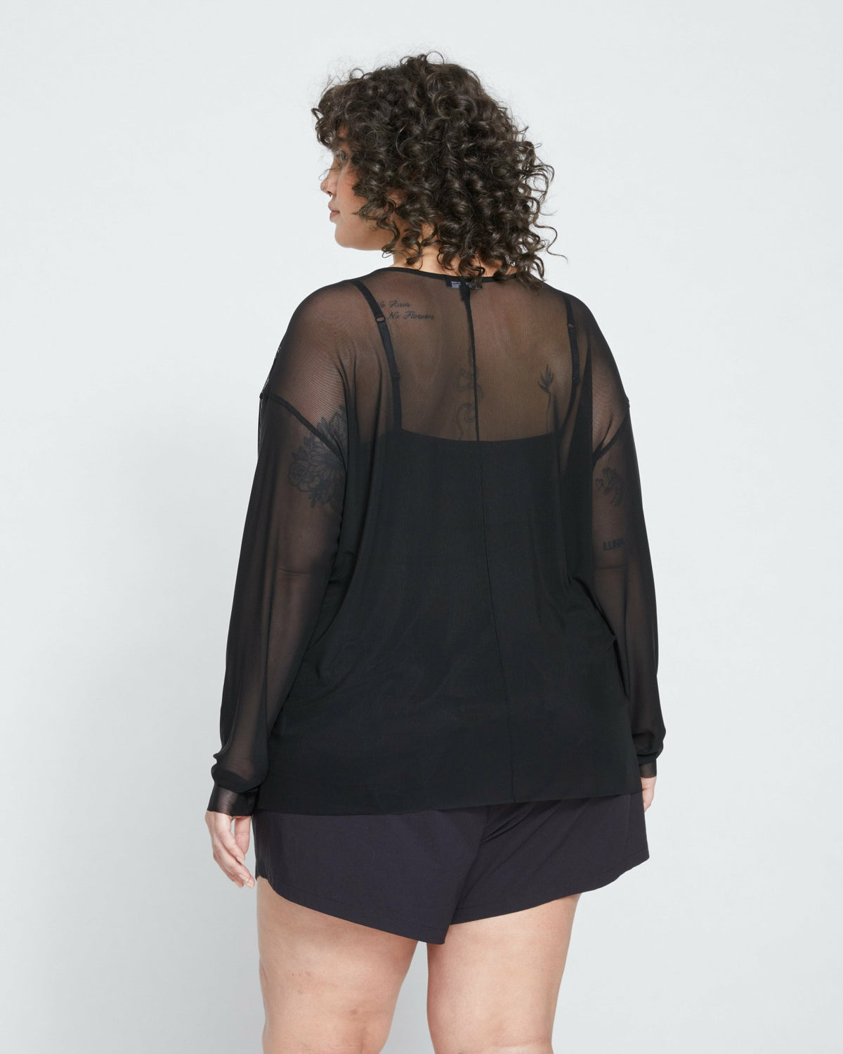 Thames Fog Top - Black | Universal Standard