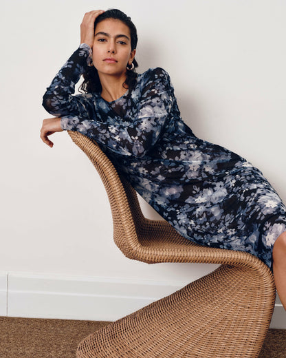 Thames Fog Dress - Tumbling Bouquet Print | Universal Standard