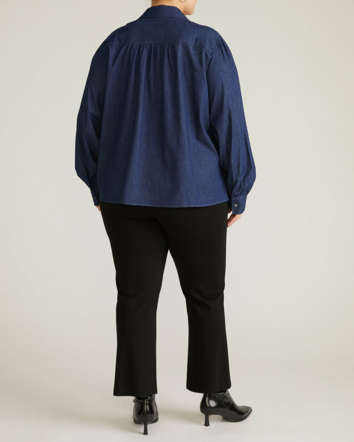 Maisie Cotton Chambray Blouse - Dark Indigo | Universal Standard
