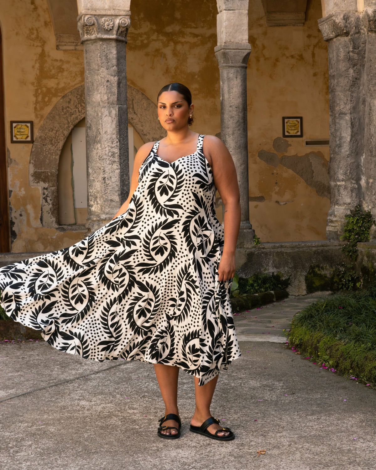 Sunshower Flowy Linen Blend Dress - Vine Print | Universal Standard
