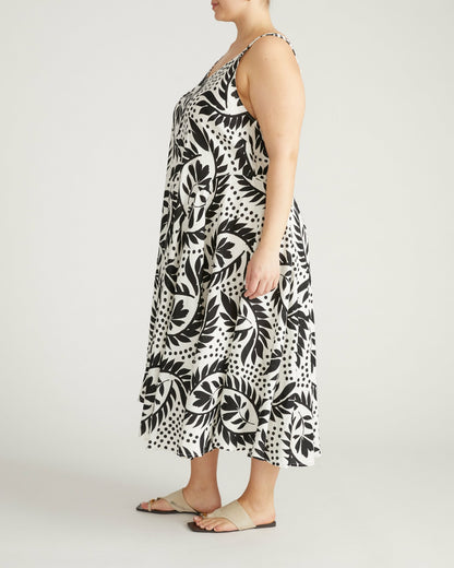 Sunshower Flowy Linen Blend Dress - Vine Print | Universal Standard