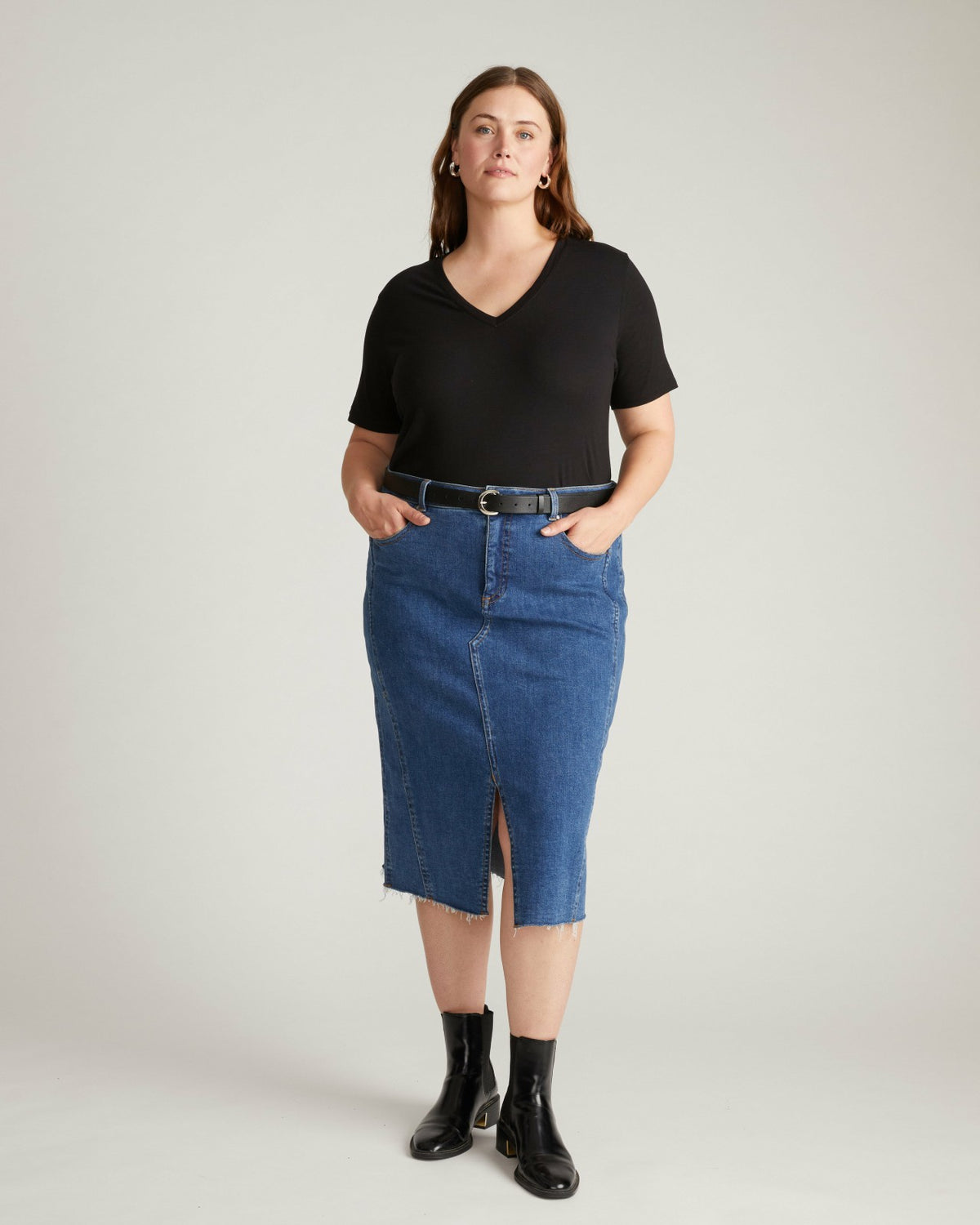 Light-As-Air V Rex - Black | Universal Standard