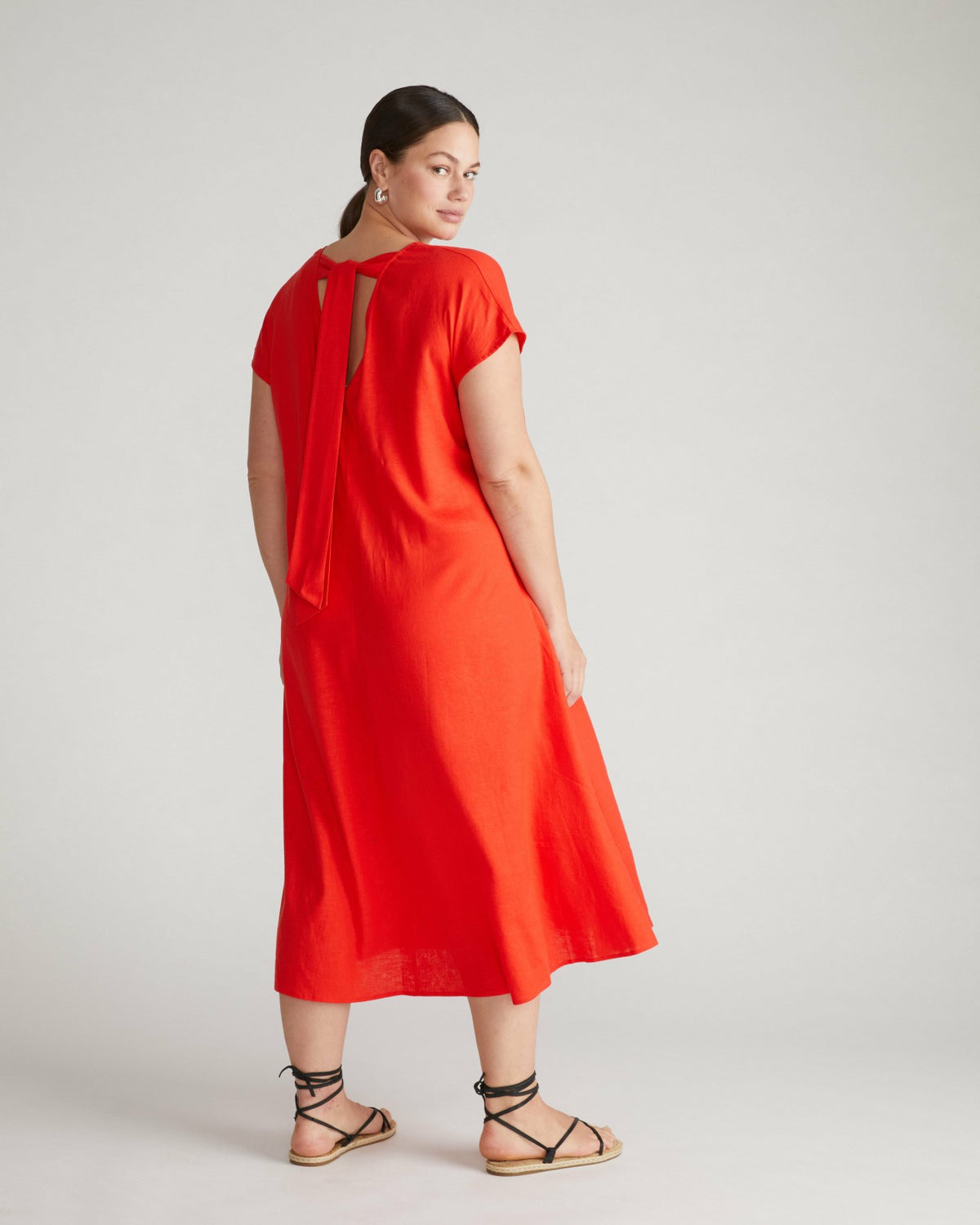 Louvre Bow Back Linen Blend Dress - Shoreline Sunset | Universal Standard