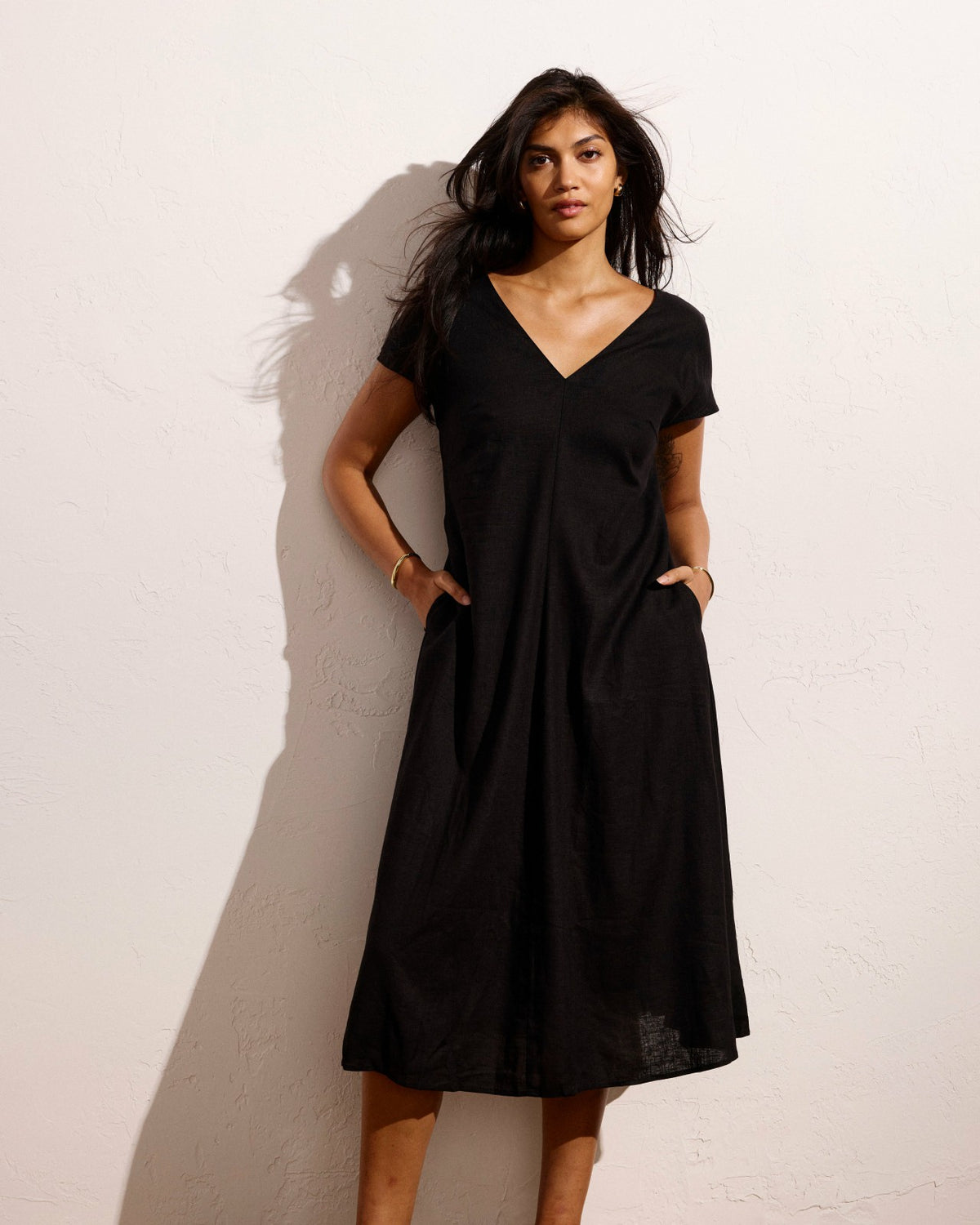 Louvre Bow Back Linen Blend Dress - Black | Universal Standard