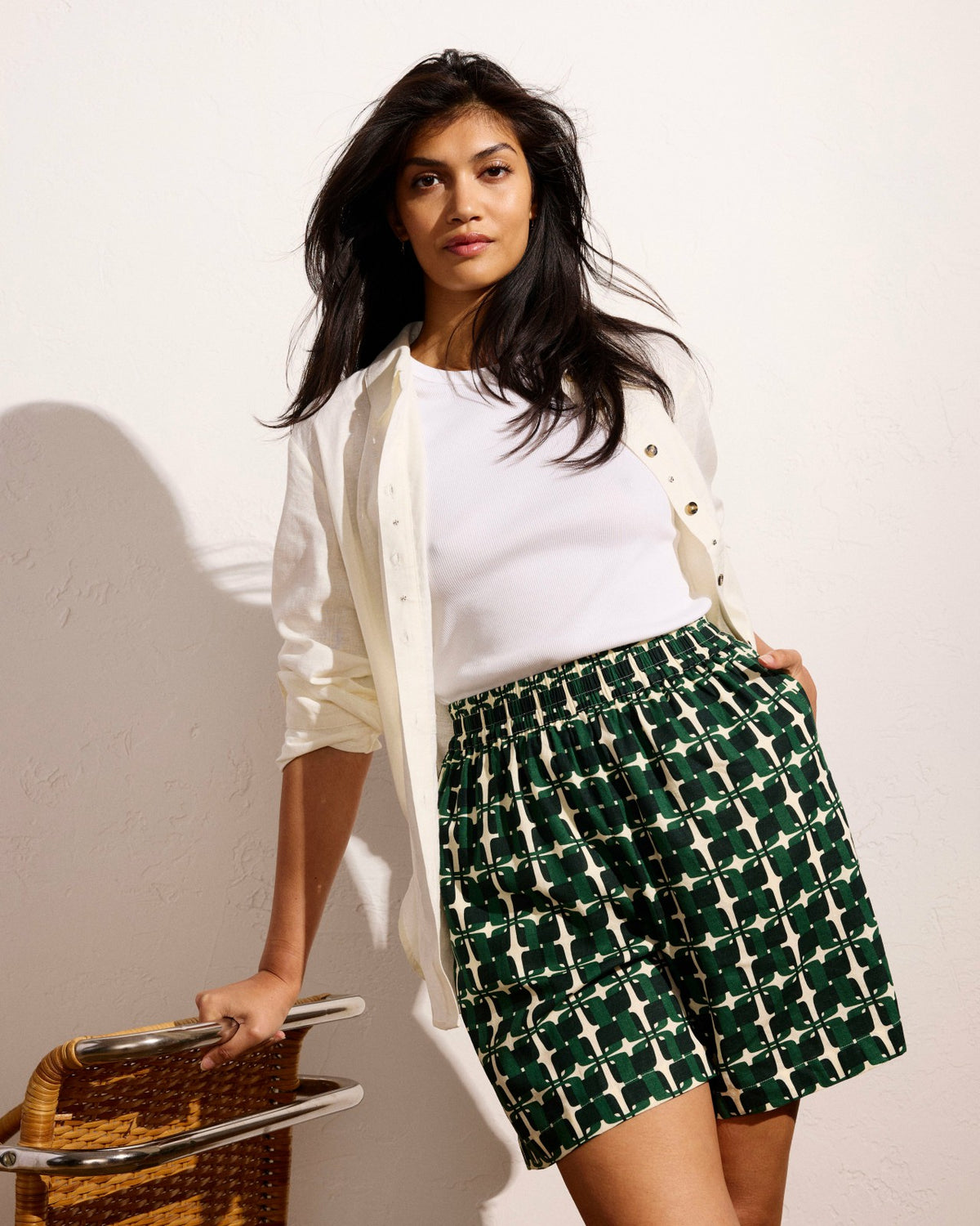 Juniper Linen Blend Easy Pull-On Shorts - Green Trellis Print | Universal Standard