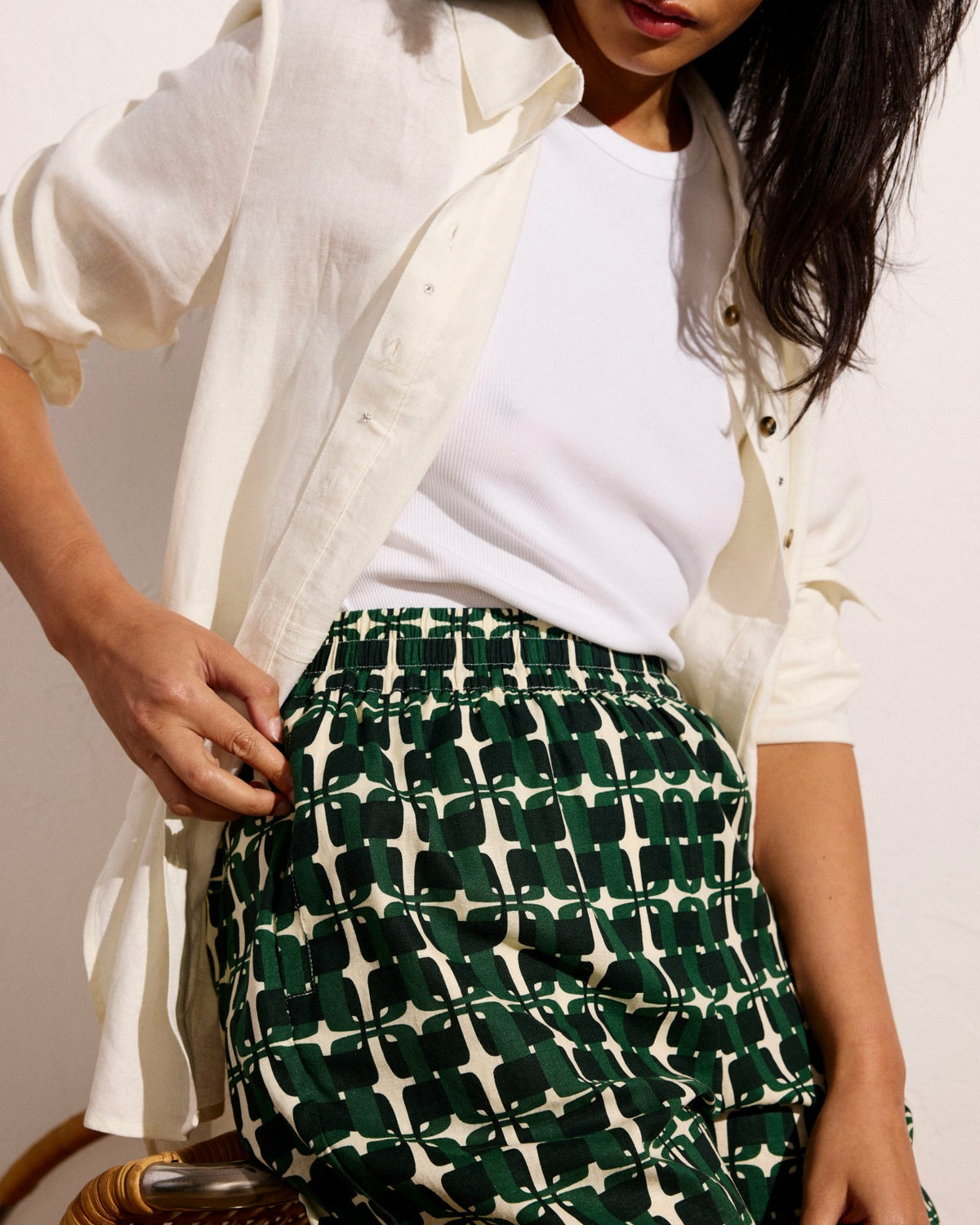 Juniper Linen Blend Easy Pull-On Shorts - Green Trellis Print | Universal Standard