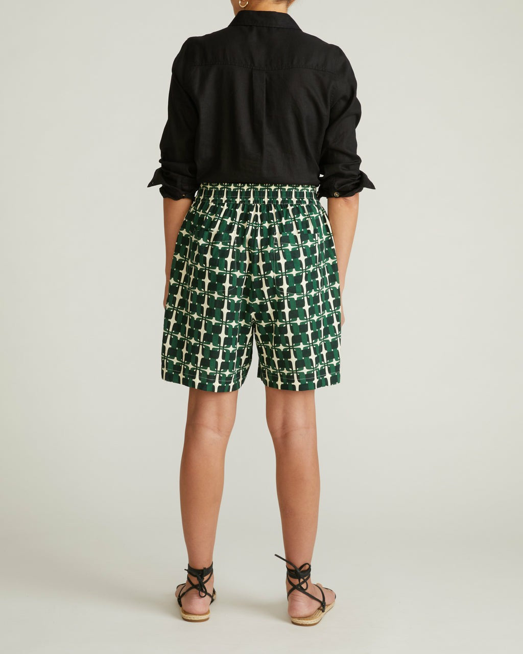 Juniper Linen Blend Easy Pull-On Shorts - Green Trellis Print | Universal Standard