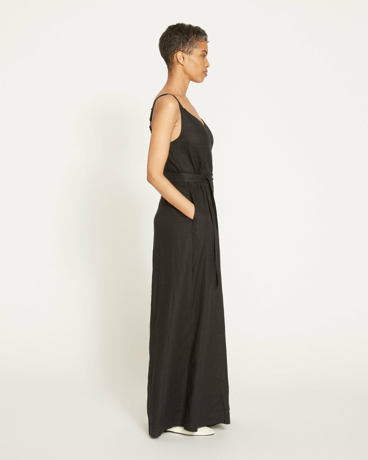Promenade Linen Blend Jumpsuit - Black | Universal Standard