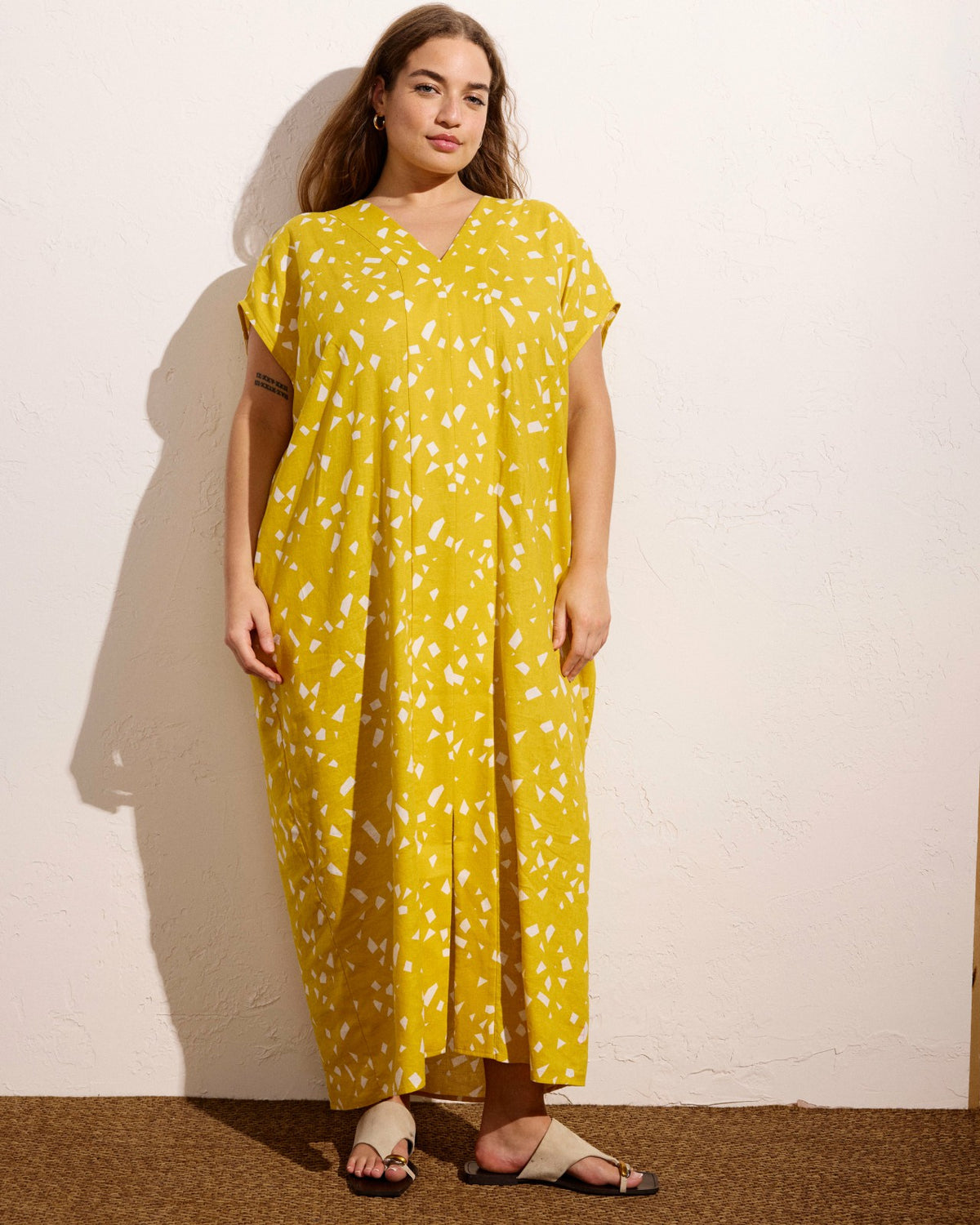 Cabana Linen Blend Kaftan - Yellow Confetti Print | Universal Standard