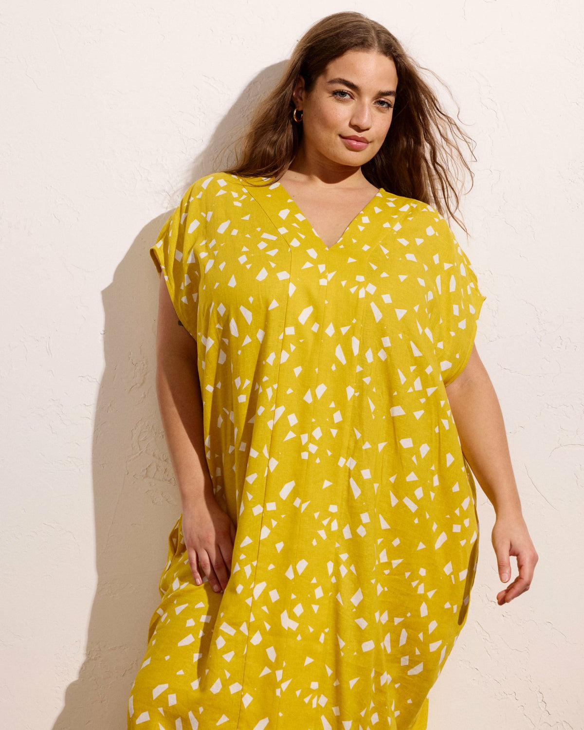 Cabana Linen Blend Kaftan - Yellow Confetti Print | Universal Standard