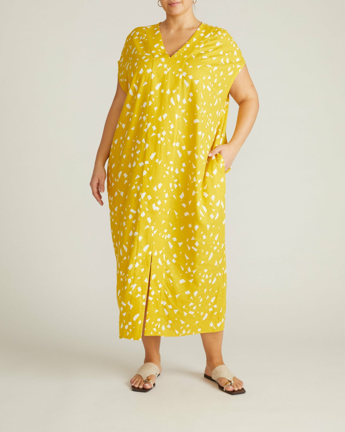 Cabana Linen Blend Kaftan - Yellow Confetti Print | Universal Standard