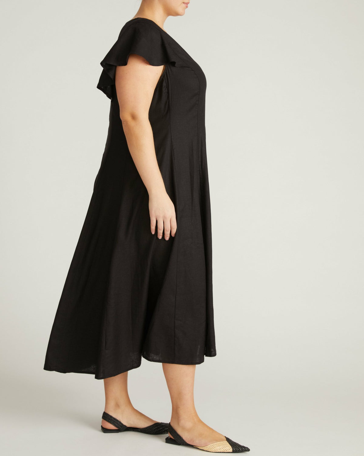 Victoria Linen Blend Dress - Black | Universal Standard