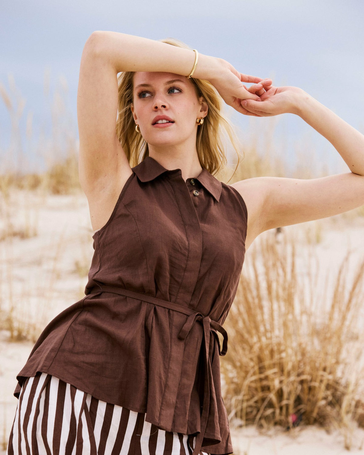 Adelaide Sleeveless Linen Blend Shirt - Peppercorn | Universal Standard