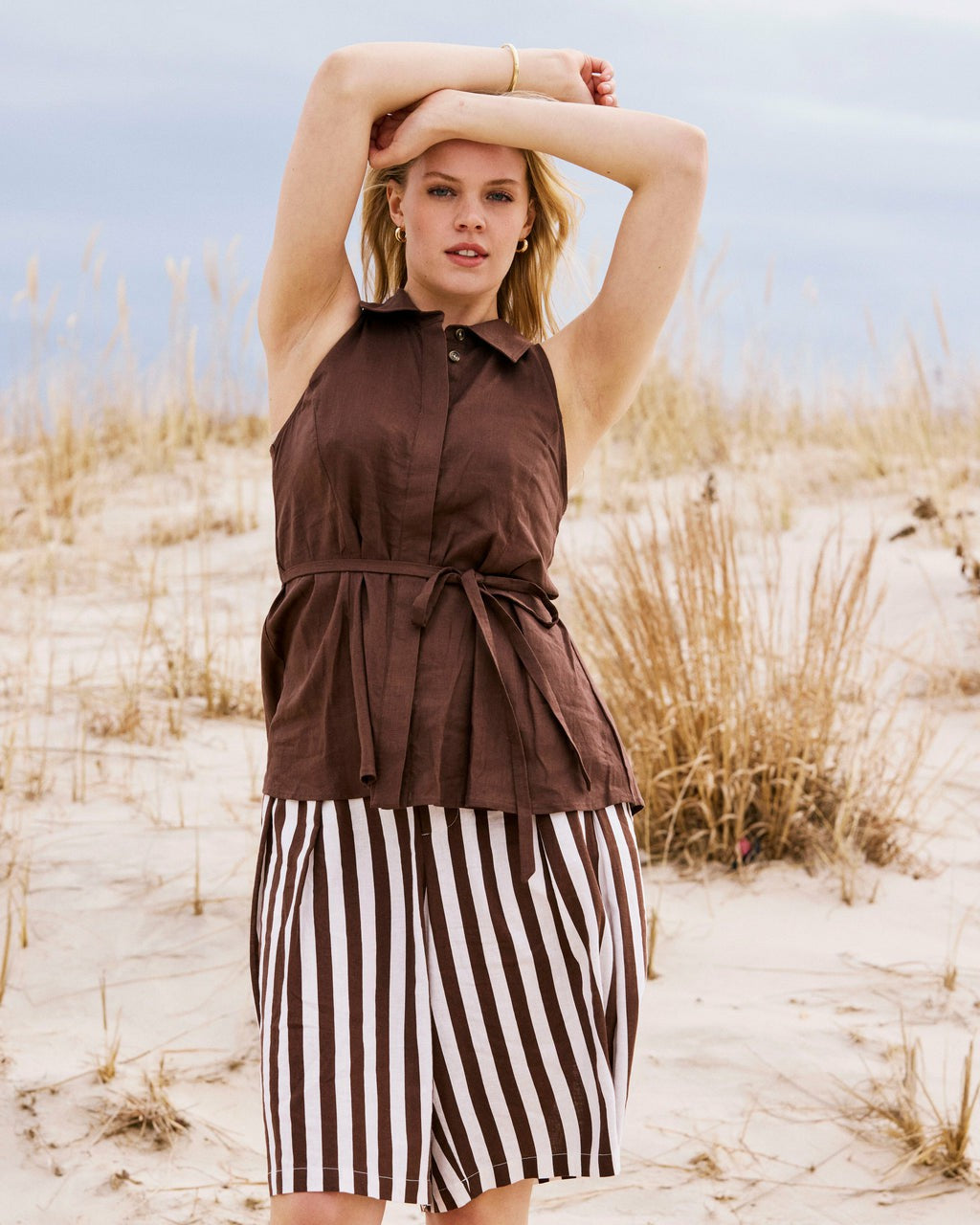 Adelaide Sleeveless Linen Blend Shirt - Peppercorn | Universal Standard