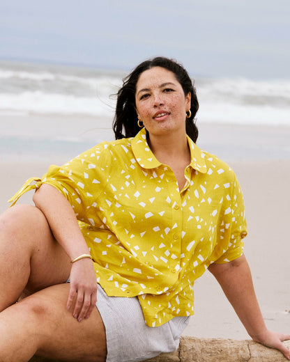Luisa Short Sleeve Linen Blend Shirt - Yellow Confetti Print | Universal Standard