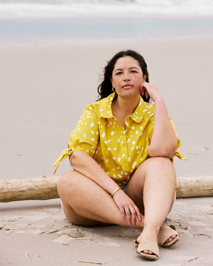 Luisa Short Sleeve Linen Blend Shirt - Yellow Confetti Print | Universal Standard