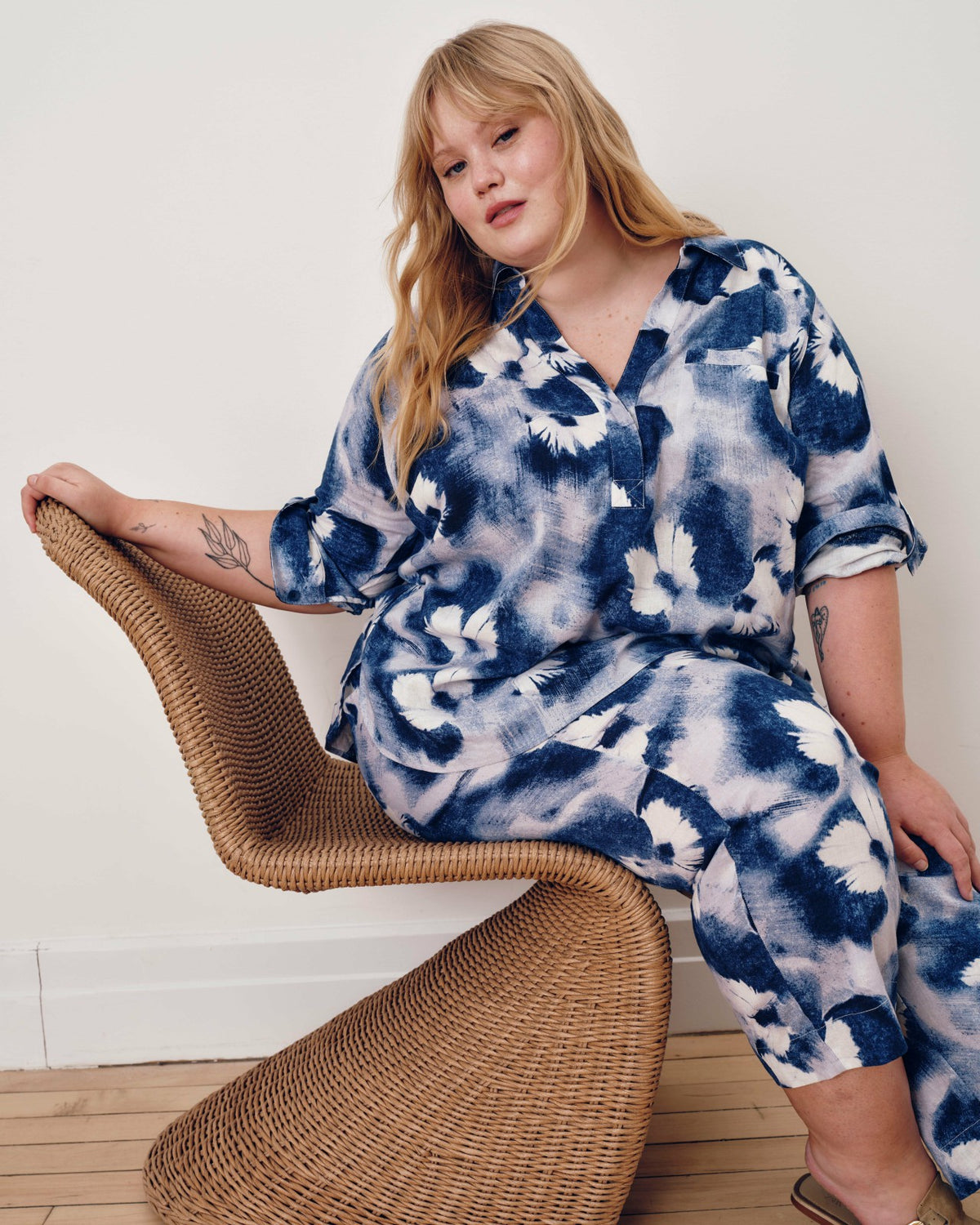 Button Back Linen Blend Polo Shirt - Blue Pressed Flower Print | Universal Standard