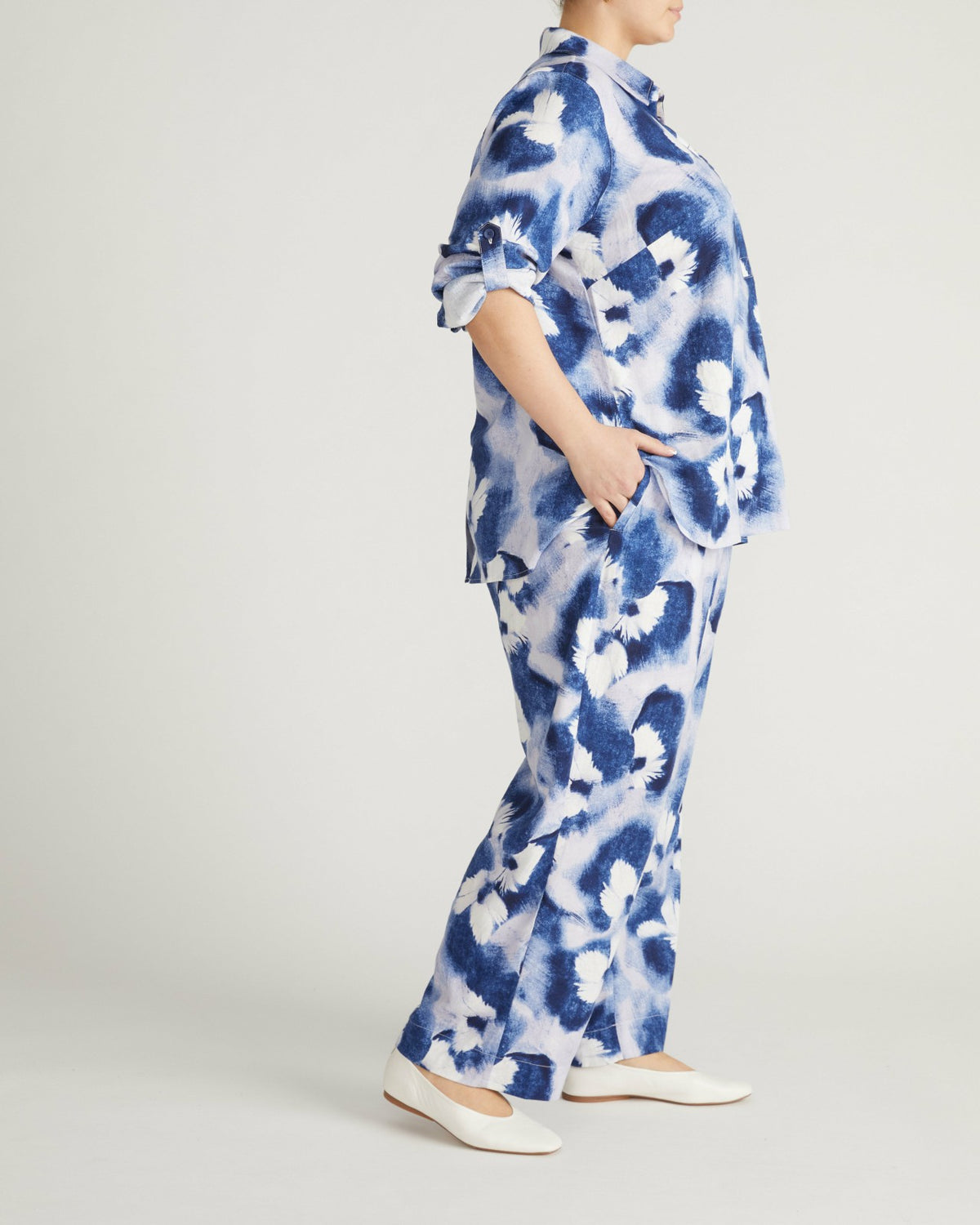 Button Back Linen Blend Polo Shirt - Blue Pressed Flower Print | Universal Standard