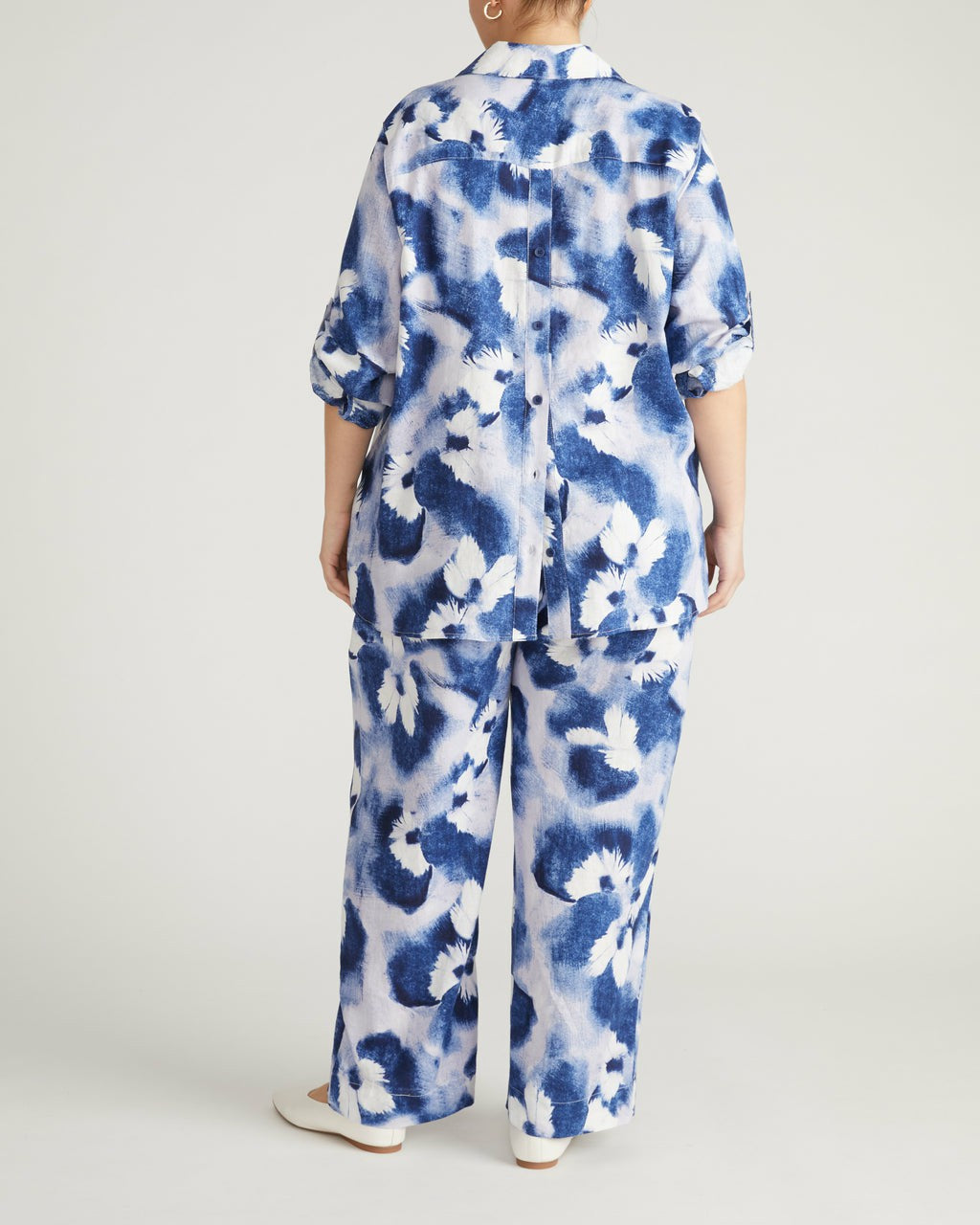 Button Back Linen Blend Polo Shirt - Blue Pressed Flower Print | Universal Standard