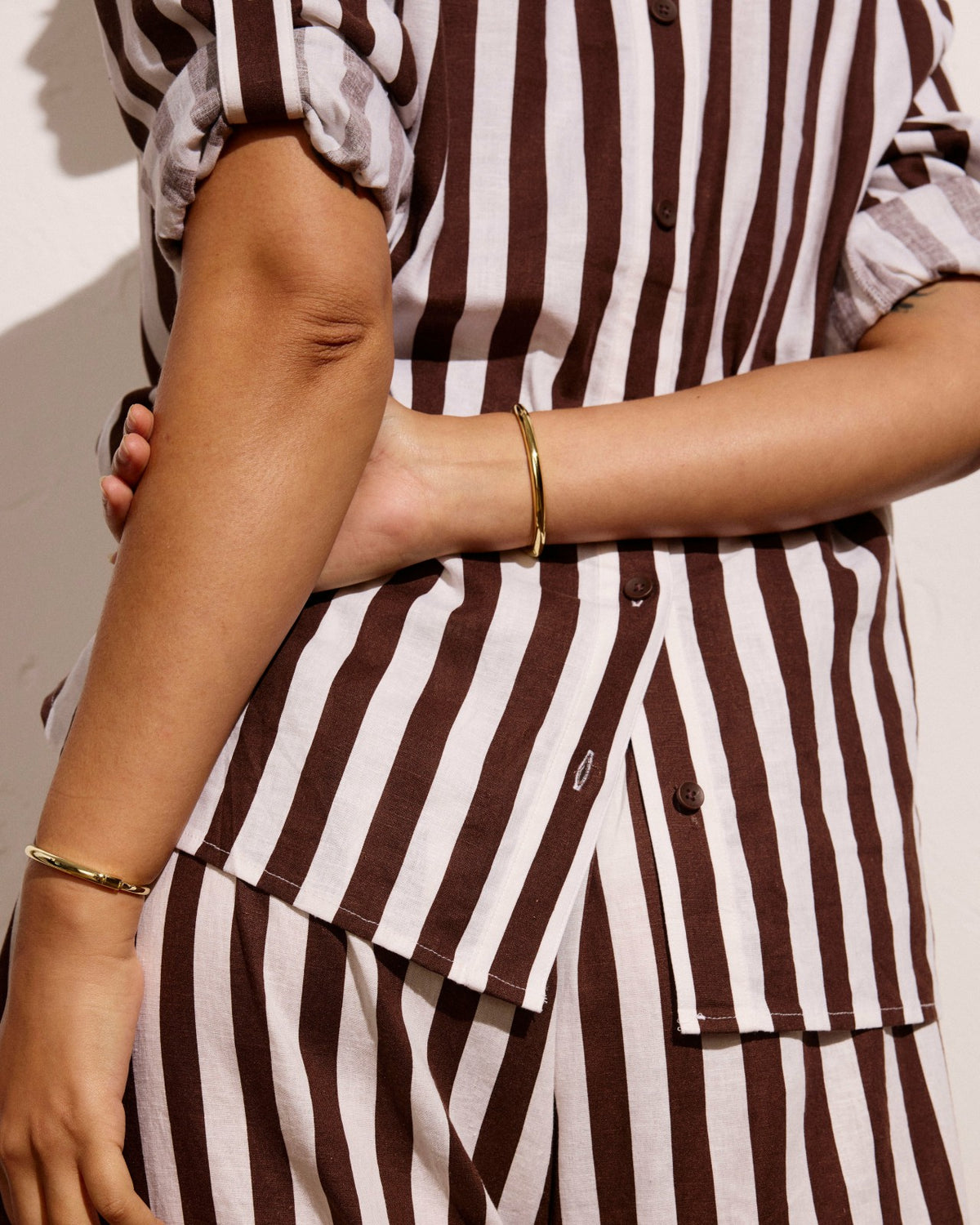 Button Back Linen Blend Polo Shirt - Peppercorn Stripe | Universal Standard