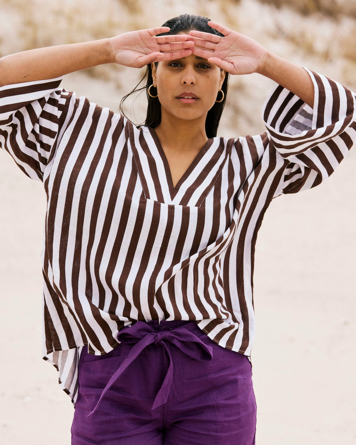 Elio V-Neck Linen Blend Top - Peppercorn Stripe | Universal Standard
