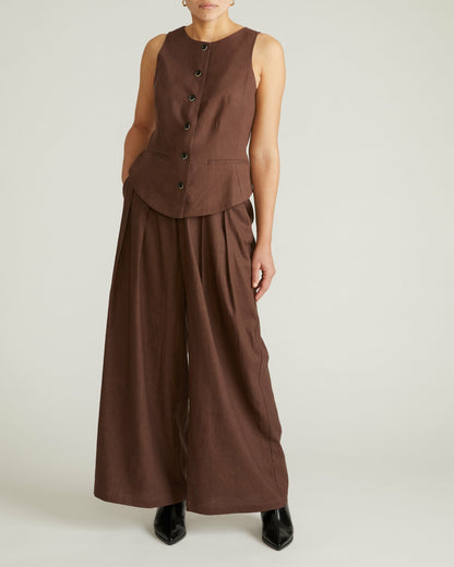 Tamsin Stretch Linen Blend Vest - Sophisticated Brown | Universal Standard