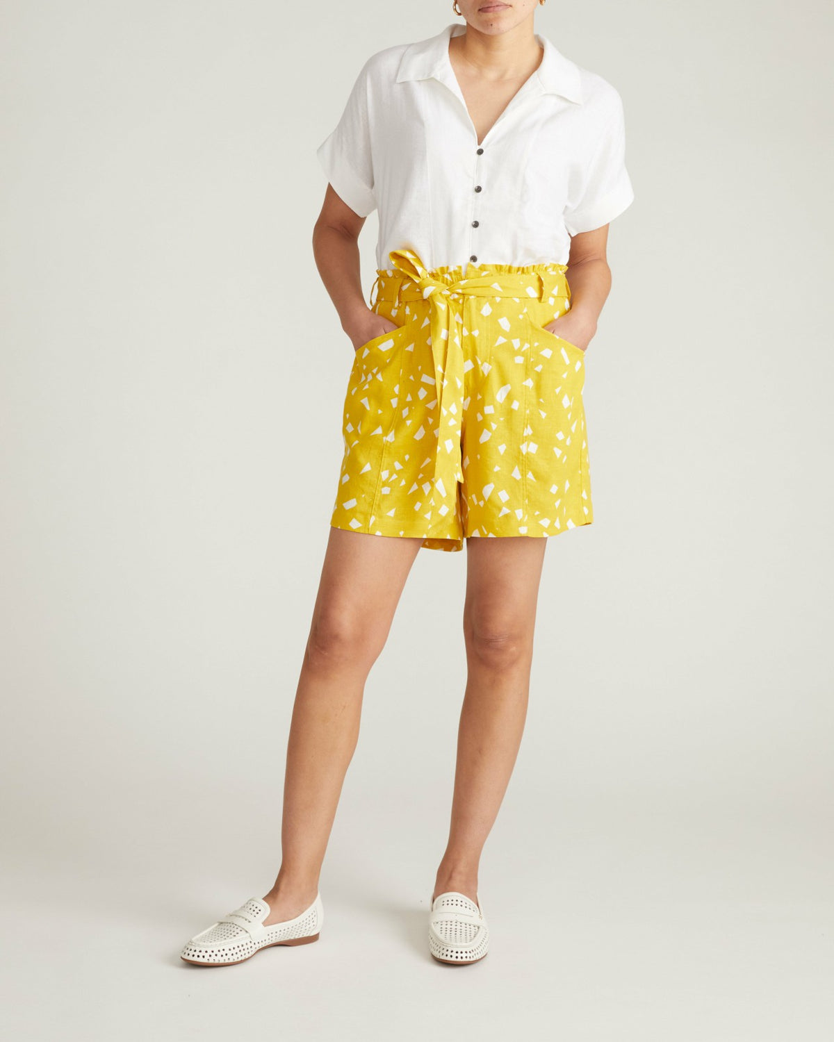 Harbor Stretch Linen Blend Paperbag Shorts - Yellow Confetti Print | Universal Standard
