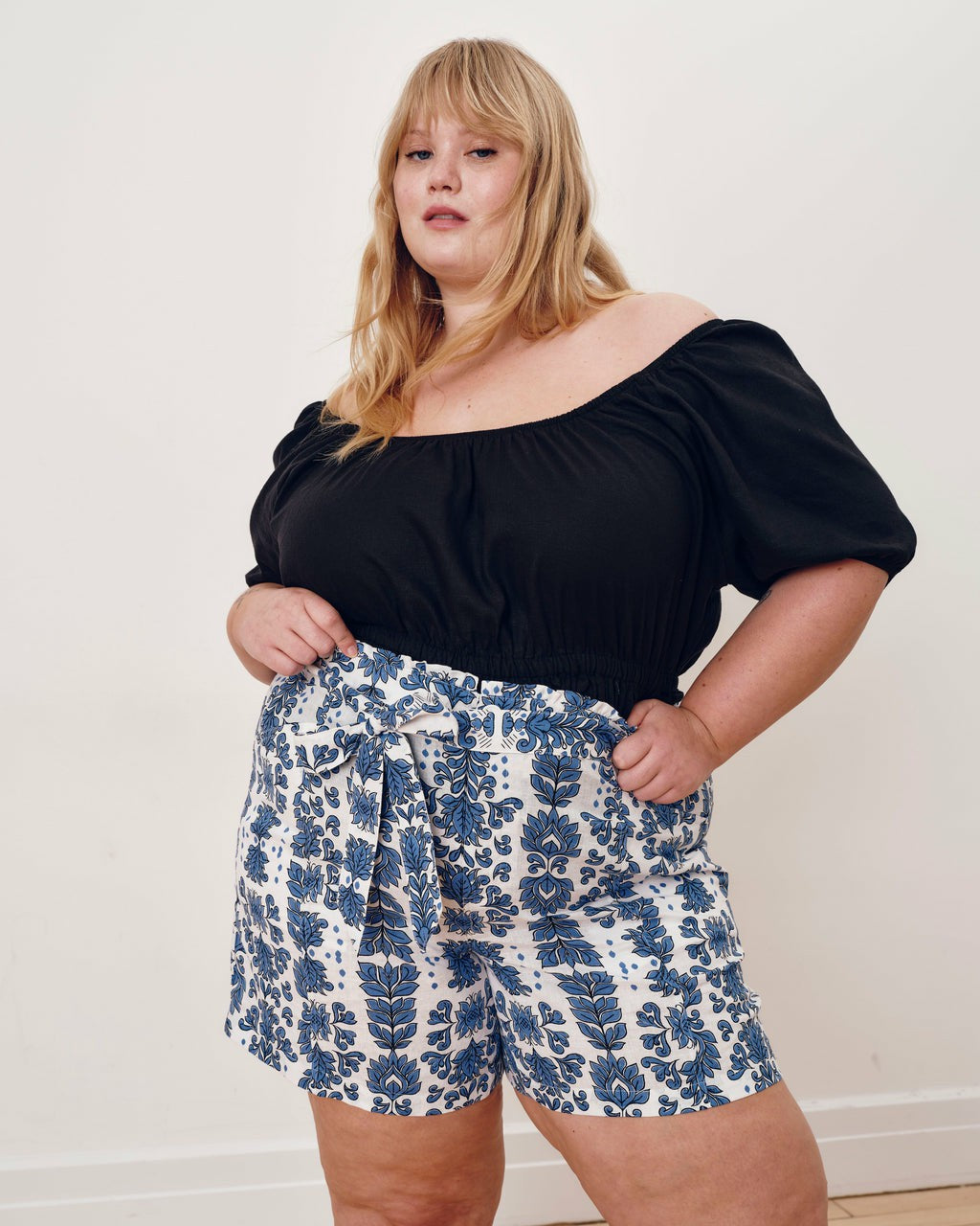 Harbor Stretch Linen Blend Paperbag Shorts - Rococo Beach Print | Universal Standard