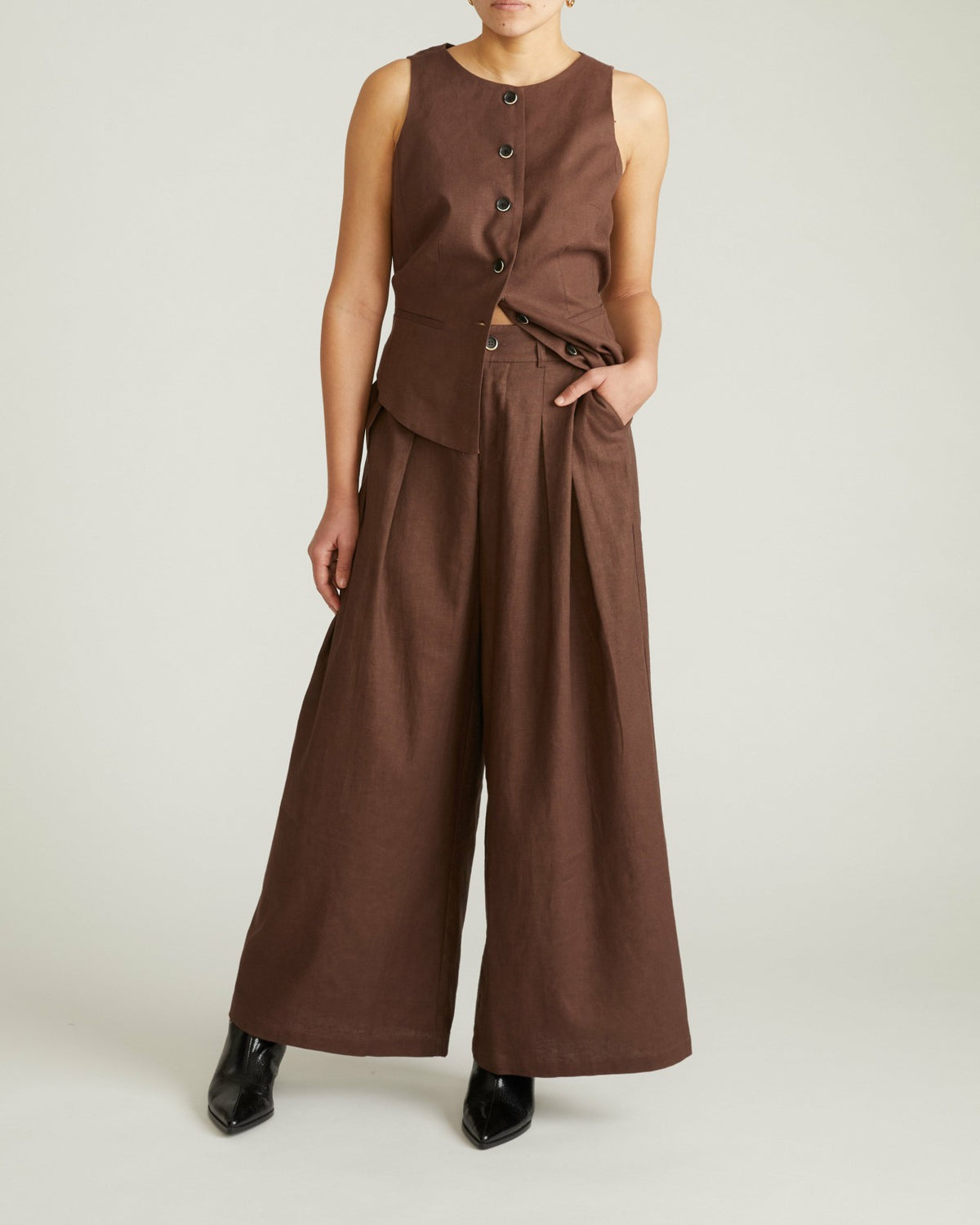Palais Stretch Linen Blend Wide Leg Pant - Sophisticated Brown | Universal Standard
