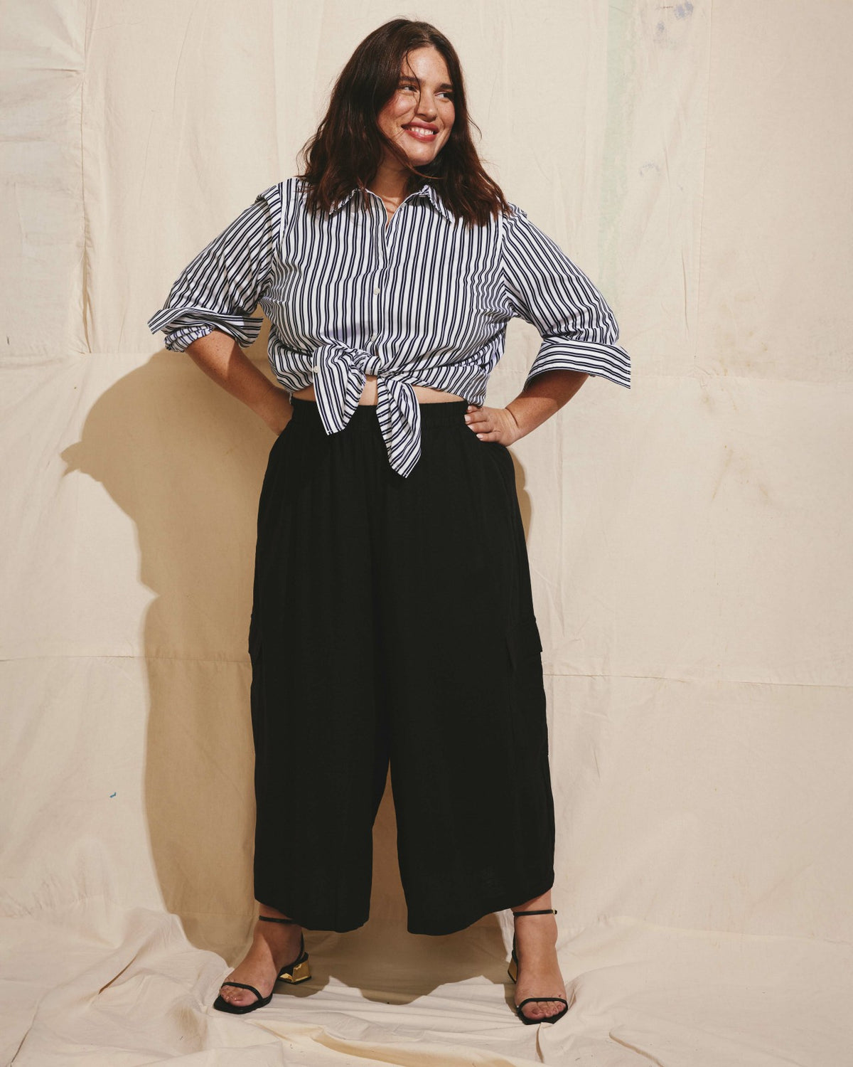 Palazzo Cargo Linen Blend Pant - Black | Universal Standard