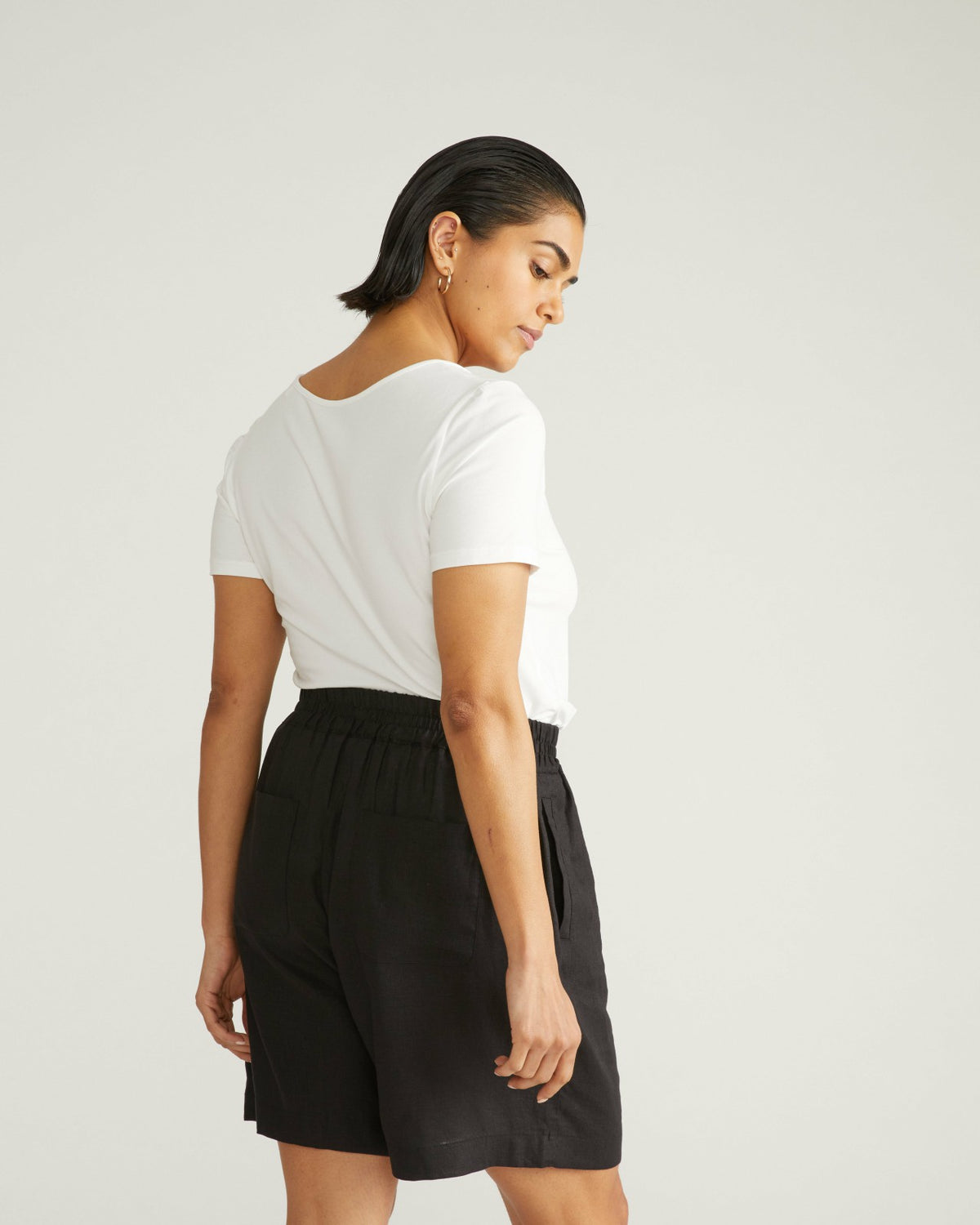Juniper Linen Blend Easy Pull-On Shorts - Black | Universal Standard