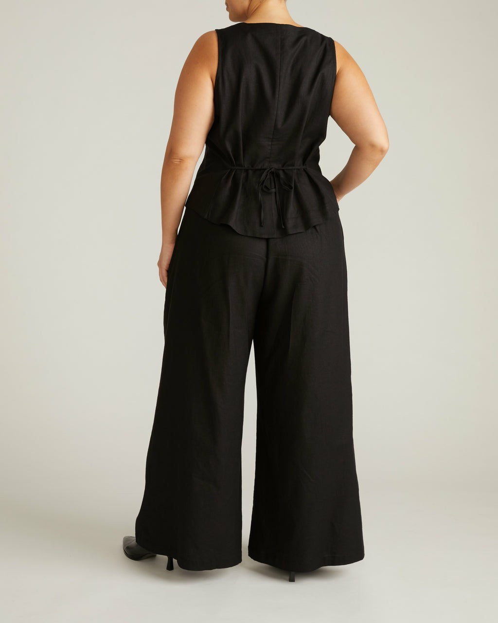 Palais Stretch Linen Blend Wide Leg Pant - Black | Universal Standard