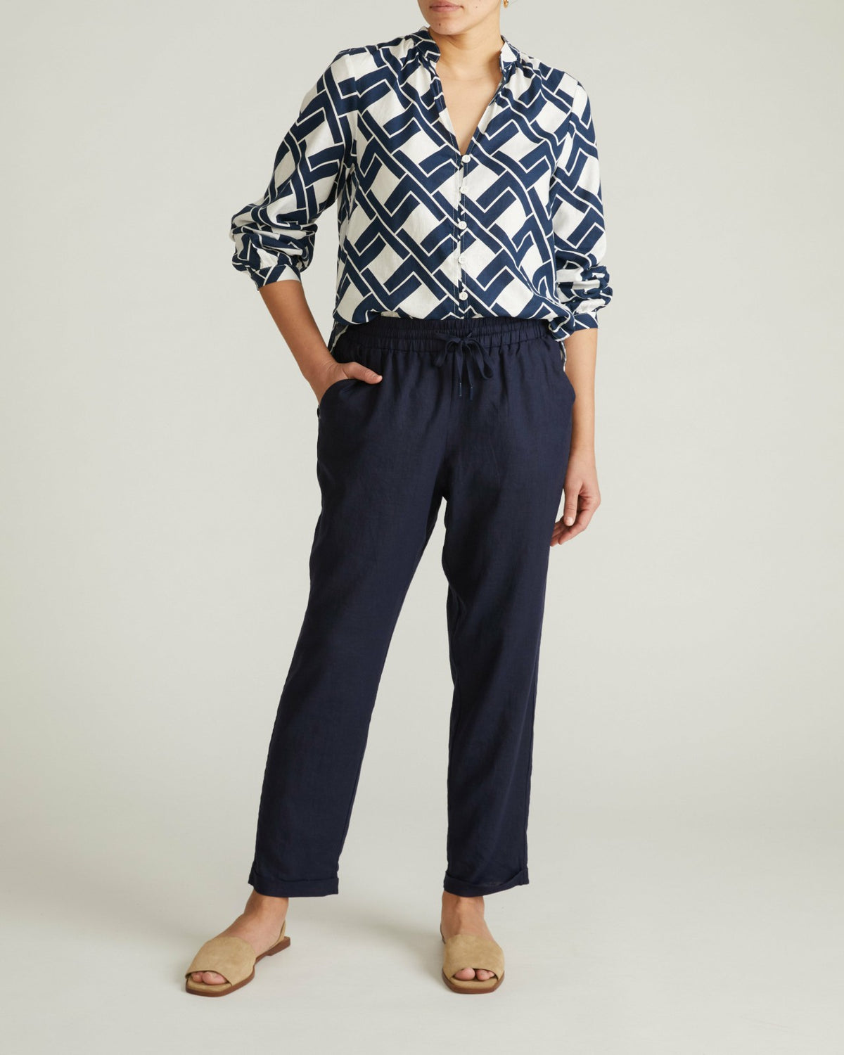 Sayville Linen Blend Drawstring Pant - Navy | Universal Standard