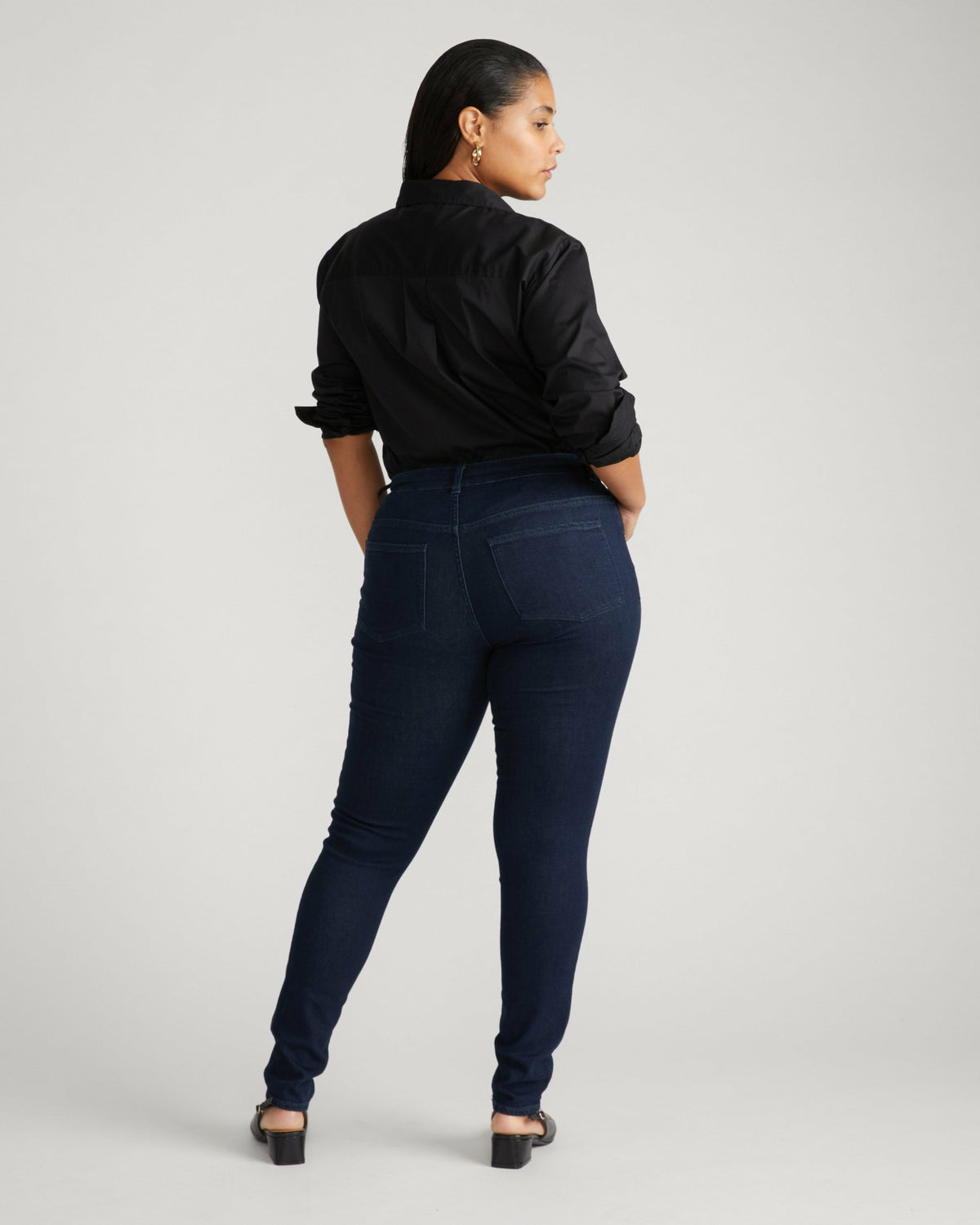 Seine Mid Rise Skinny Jeans 32 Inch - Dark Indigo | Universal Standard