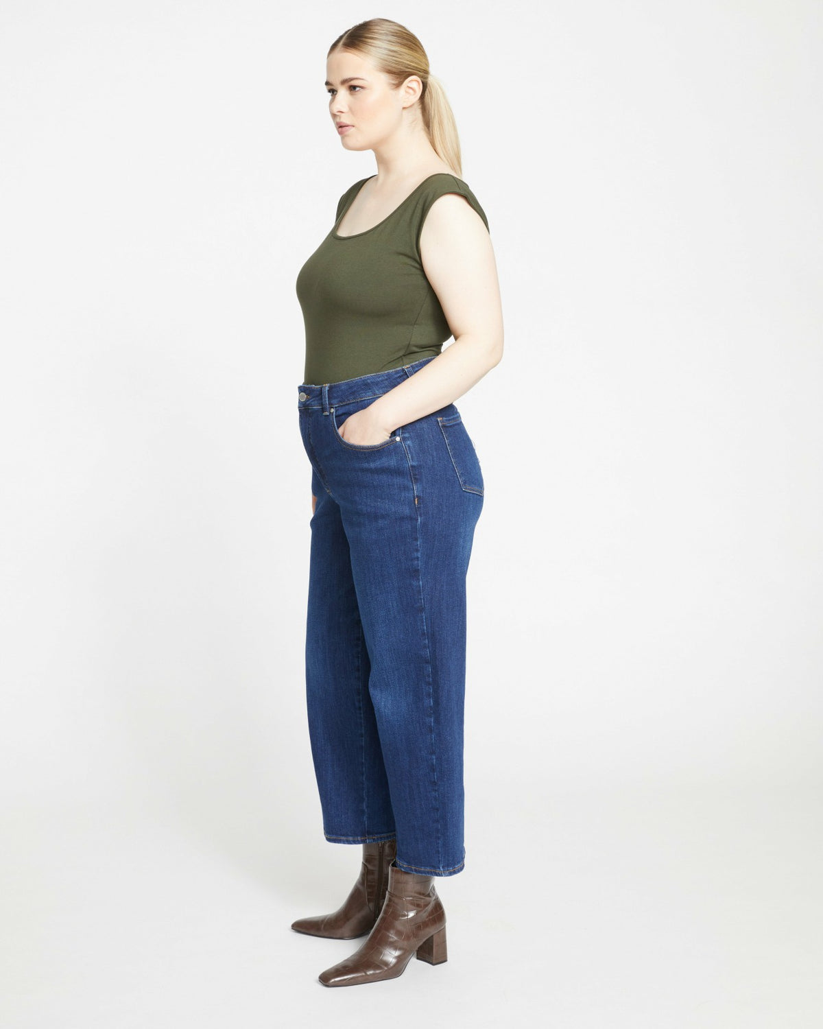Donna High Rise Curve Straight Leg Jeans 27 Inch - Stonewash Indigo | Universal Standard