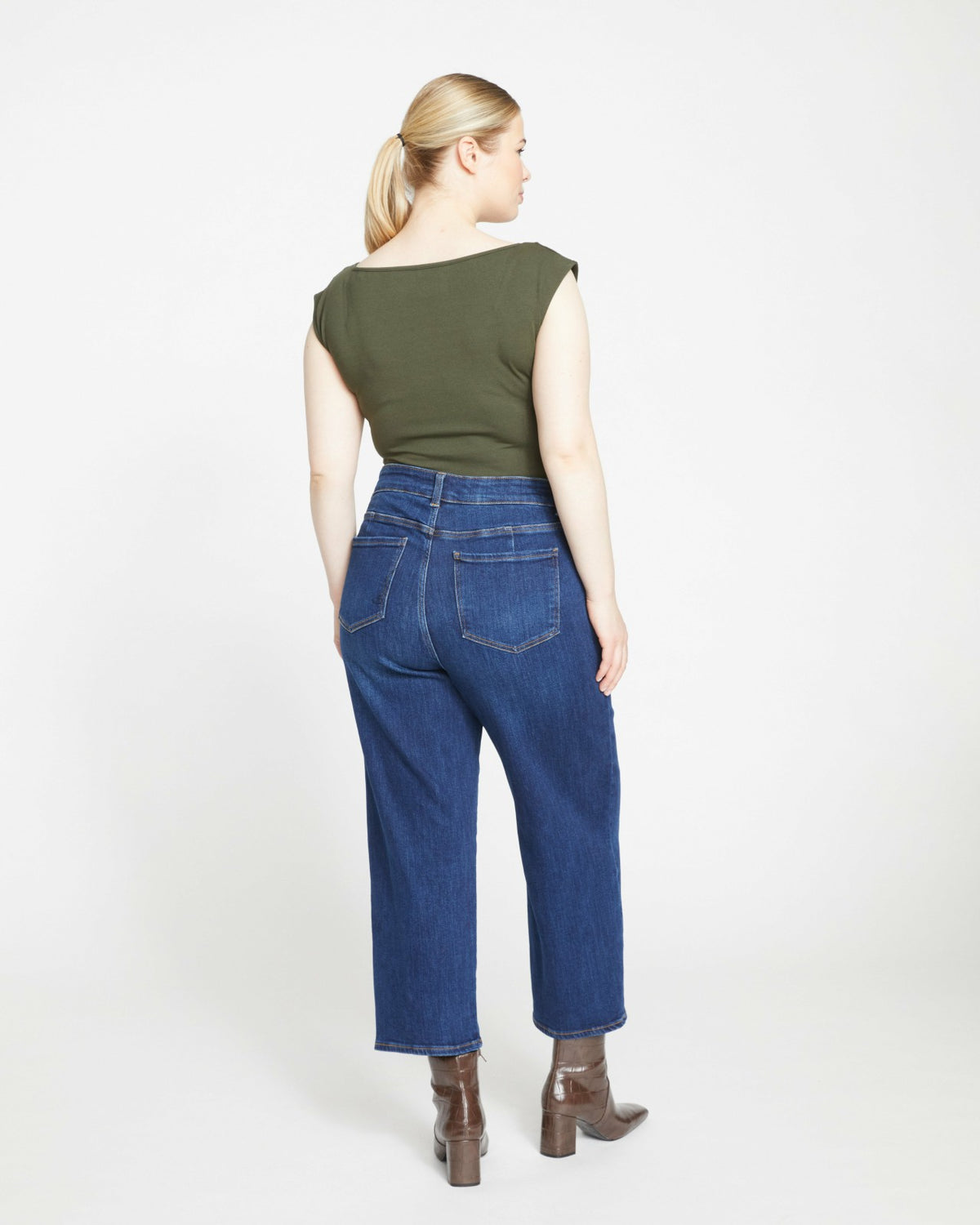 Donna High Rise Curve Straight Leg Jeans 27 Inch - Stonewash Indigo | Universal Standard