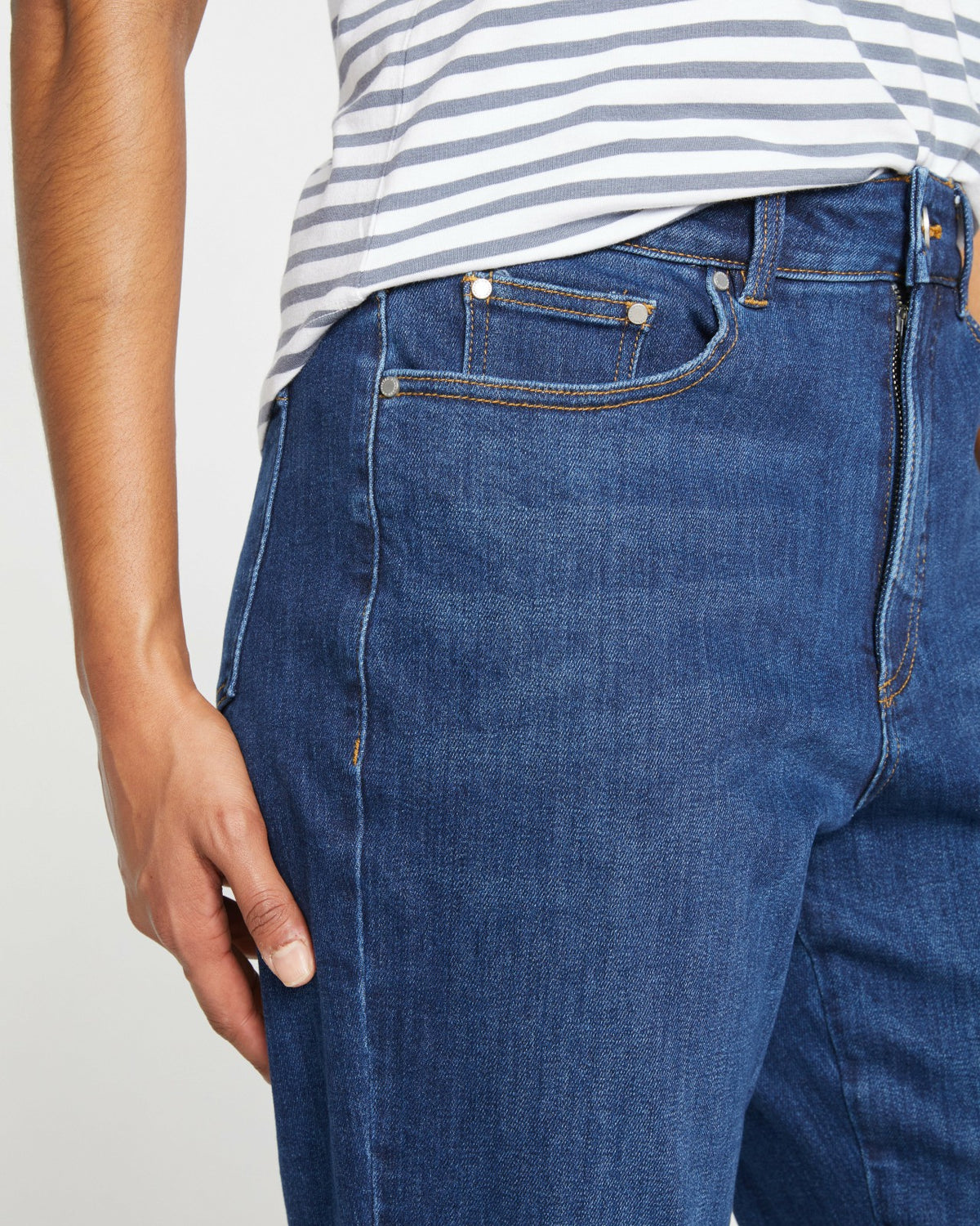 Donna High Rise Curve Straight Leg Jeans 32 Inch - Stonewash Indigo | Universal Standard