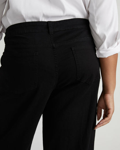 Bae Boyfriend Crop Jeans - Jet Black | Universal Standard